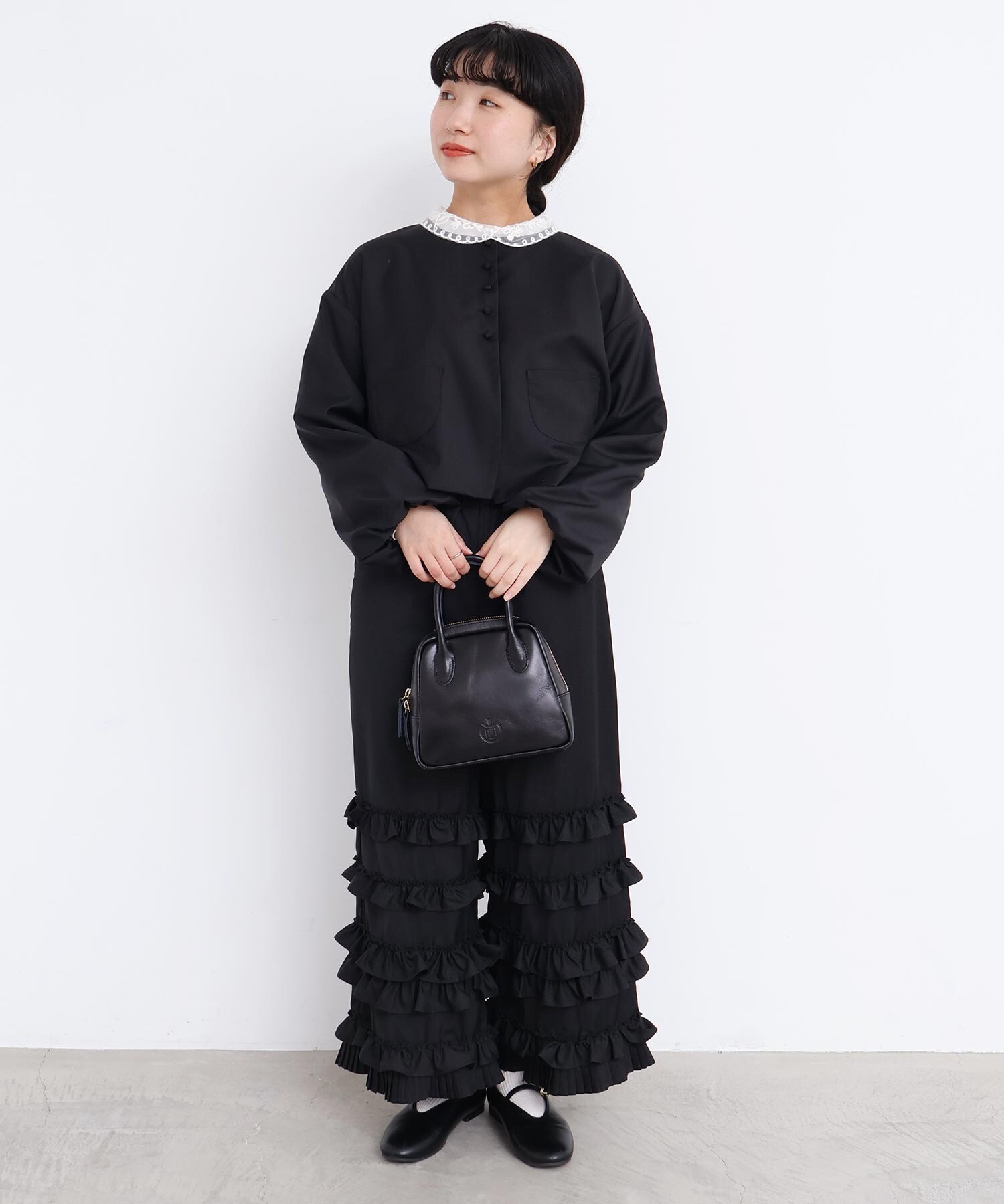 【未使用級】アトリエドゥサボン　ちびころボタン まるいお袖のジャケット クロ AMBIDEX Store 【予約販売】ちびころボタン まるいお袖のジャケット(F