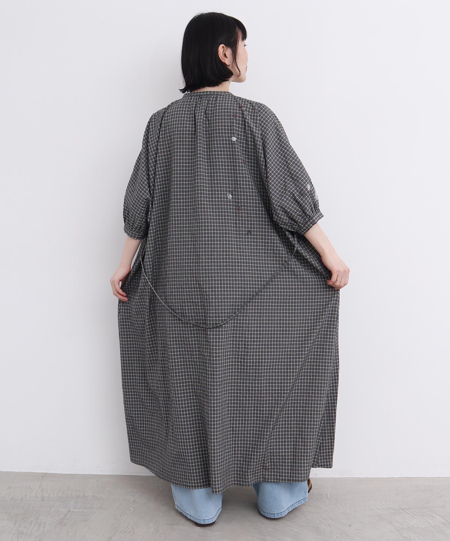 AMBIDEX Store 〇お花スケッチ ファー刺繍 ワンピース (F キナリ