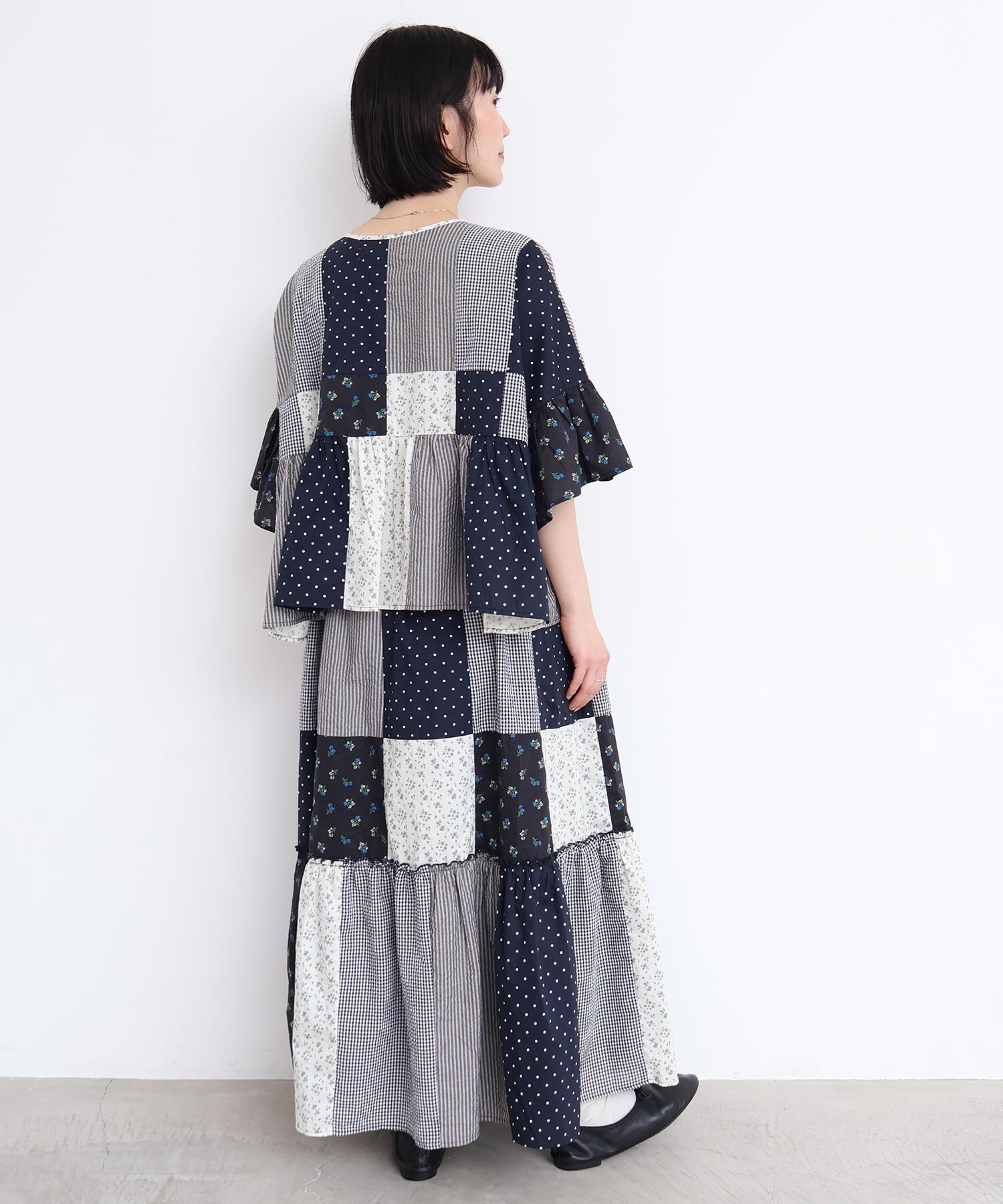 ✨✨✨✨✨専用✨✨✨✨✨✨✨✨✨✨✨✨✨✨✨✨リメイクパッチワークスカート 取り外しできる肩ひもを制作中。 ジャンパースカートとしてもスカート