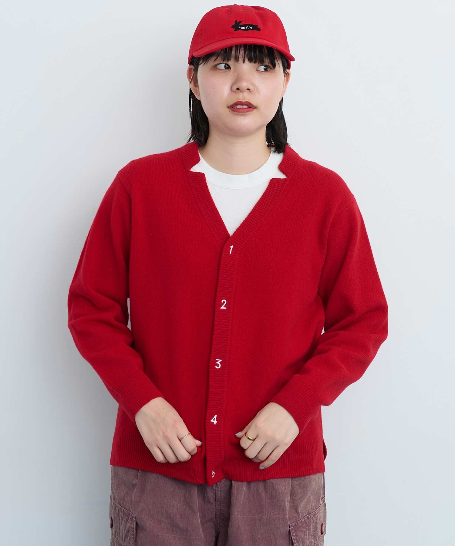 AMBIDEX Store 〇UPW数字刺繍Vカーディガン(F クロ): l'atelier du savon