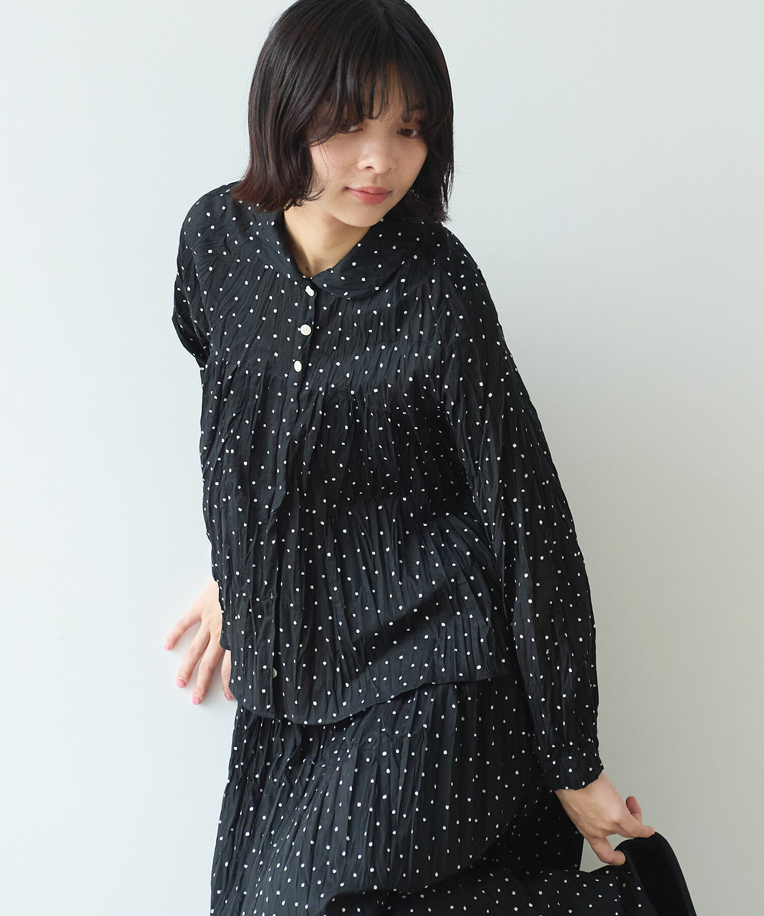 AD2020 archive 丸襟ブラウス 黒 ラウンドカラー ラウンドカラーブラウス – ao daikanyama