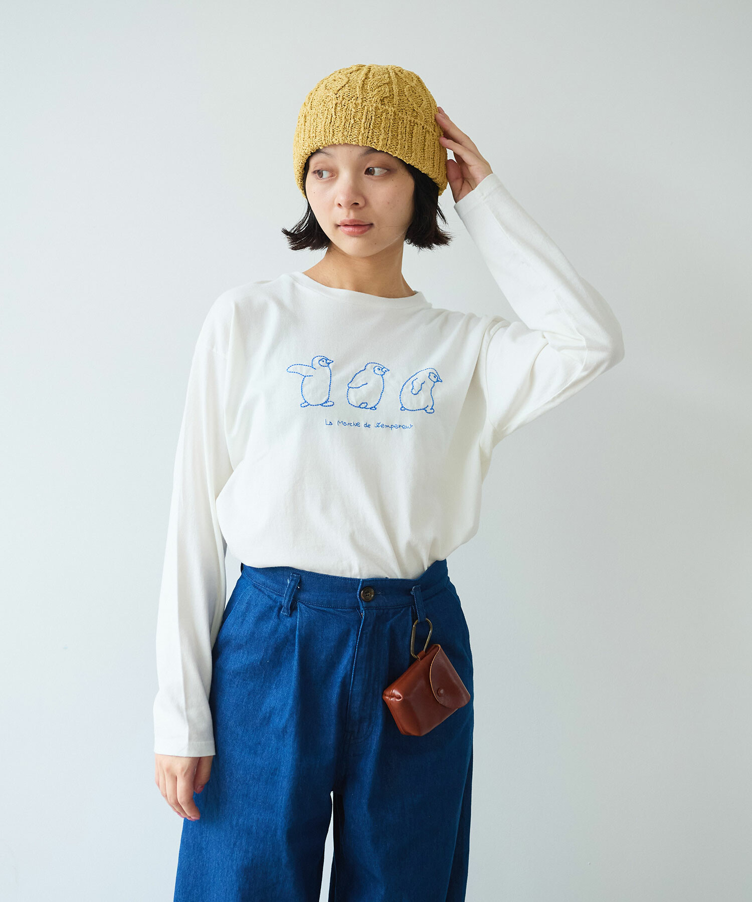 (新品)ホワイトパンツ ペンギン刺繍付き 新品)ホワイトパンツ ペンギン刺繍付き