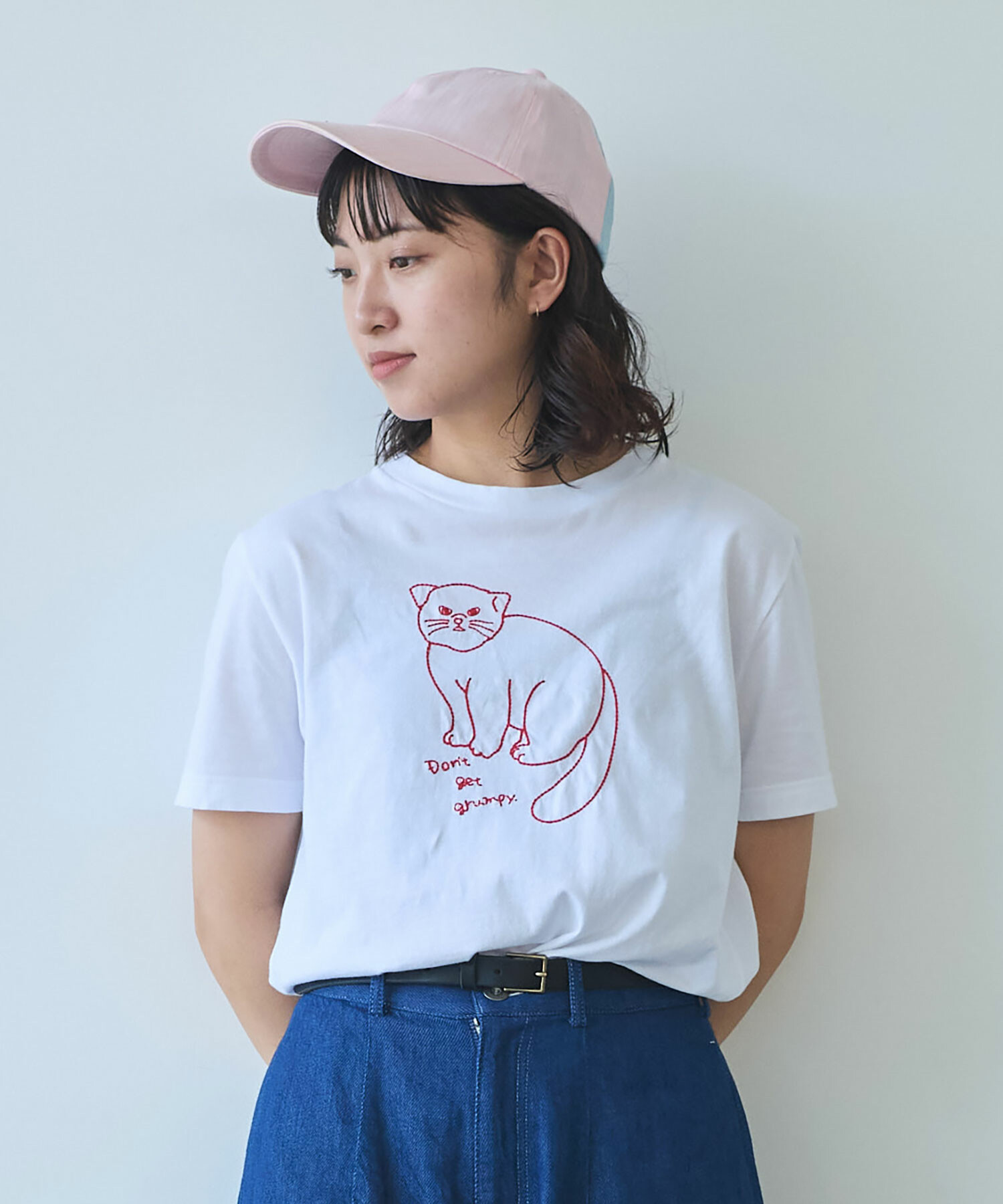 AMBIDEX Store 〇マヌルネコ 刺繍 Tシャツ(F シロ): bulle de savon