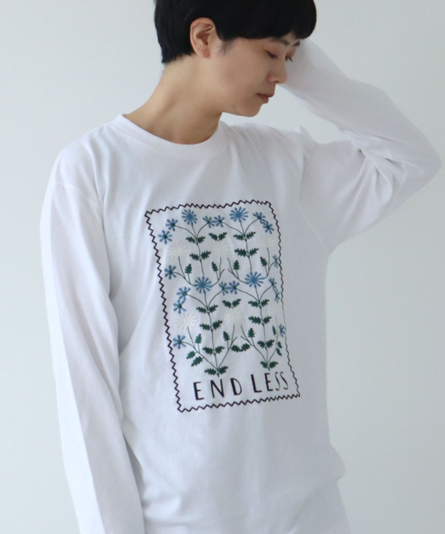 AMBIDEX Store ○【WEB限定】souvenir embroidery 長袖Tシャツ(F シロ