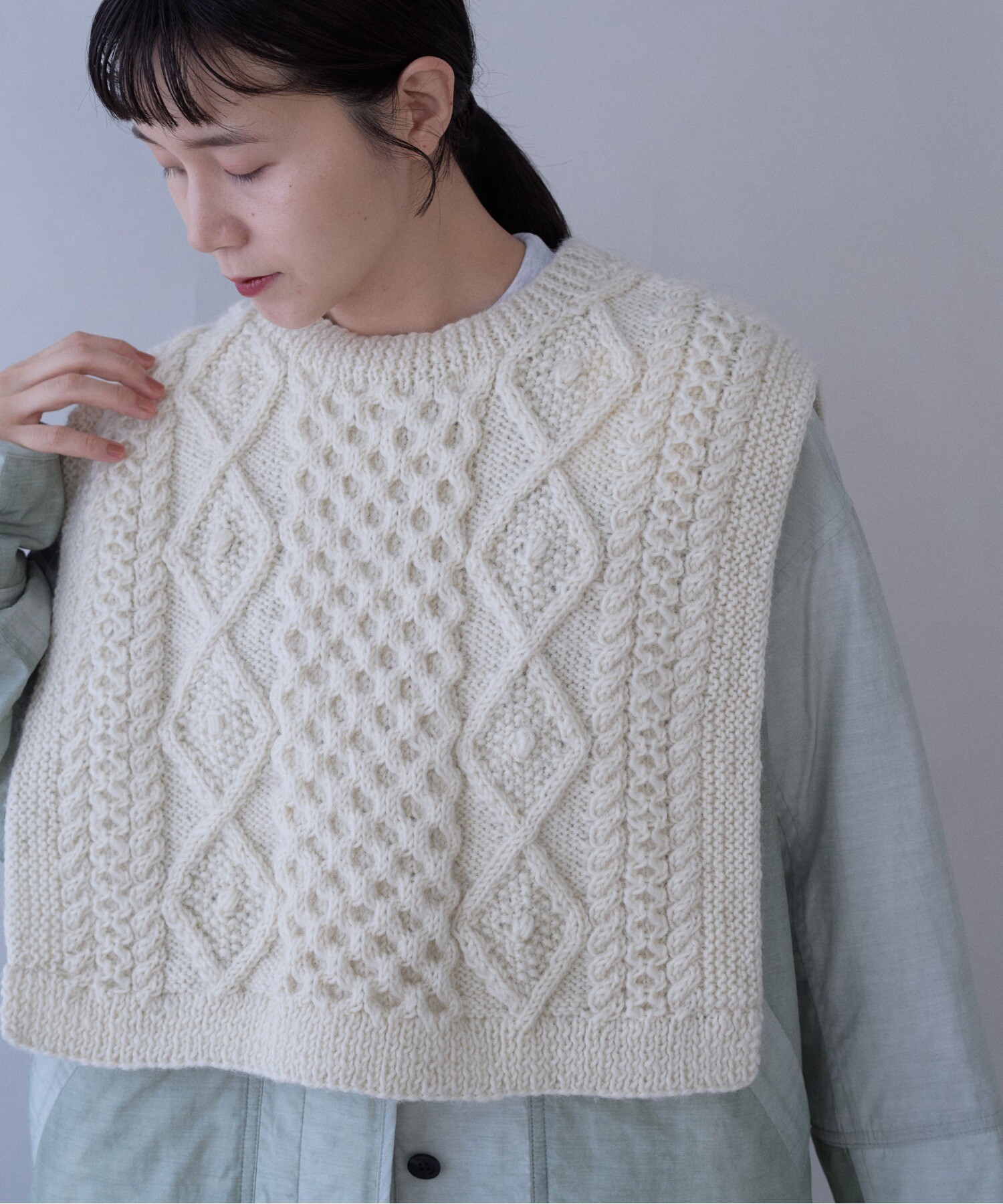 ゆいページ Tulle beaded dress with flowers shapes with overskirt – Saiid