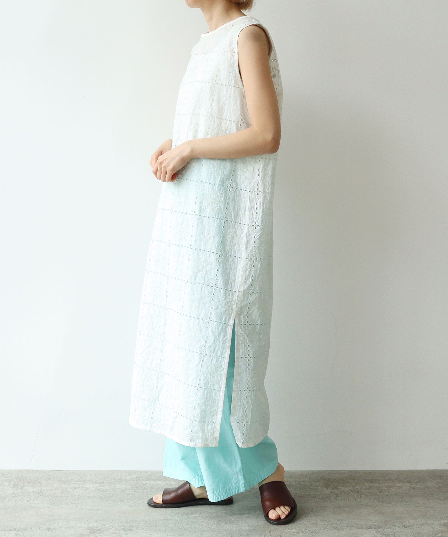 玄関先迄納品 AMBIDEX Store sleeveless embroidely 【予約販売】○eyelet ワンピース