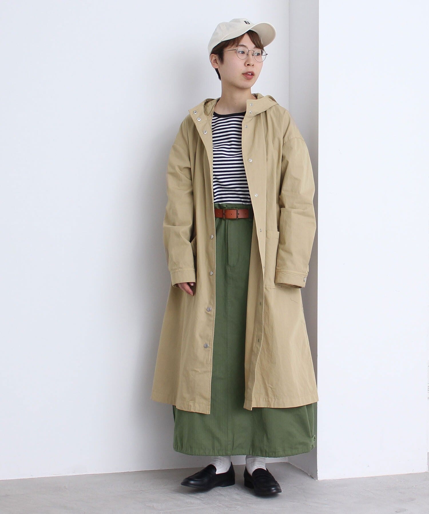 ベージュ