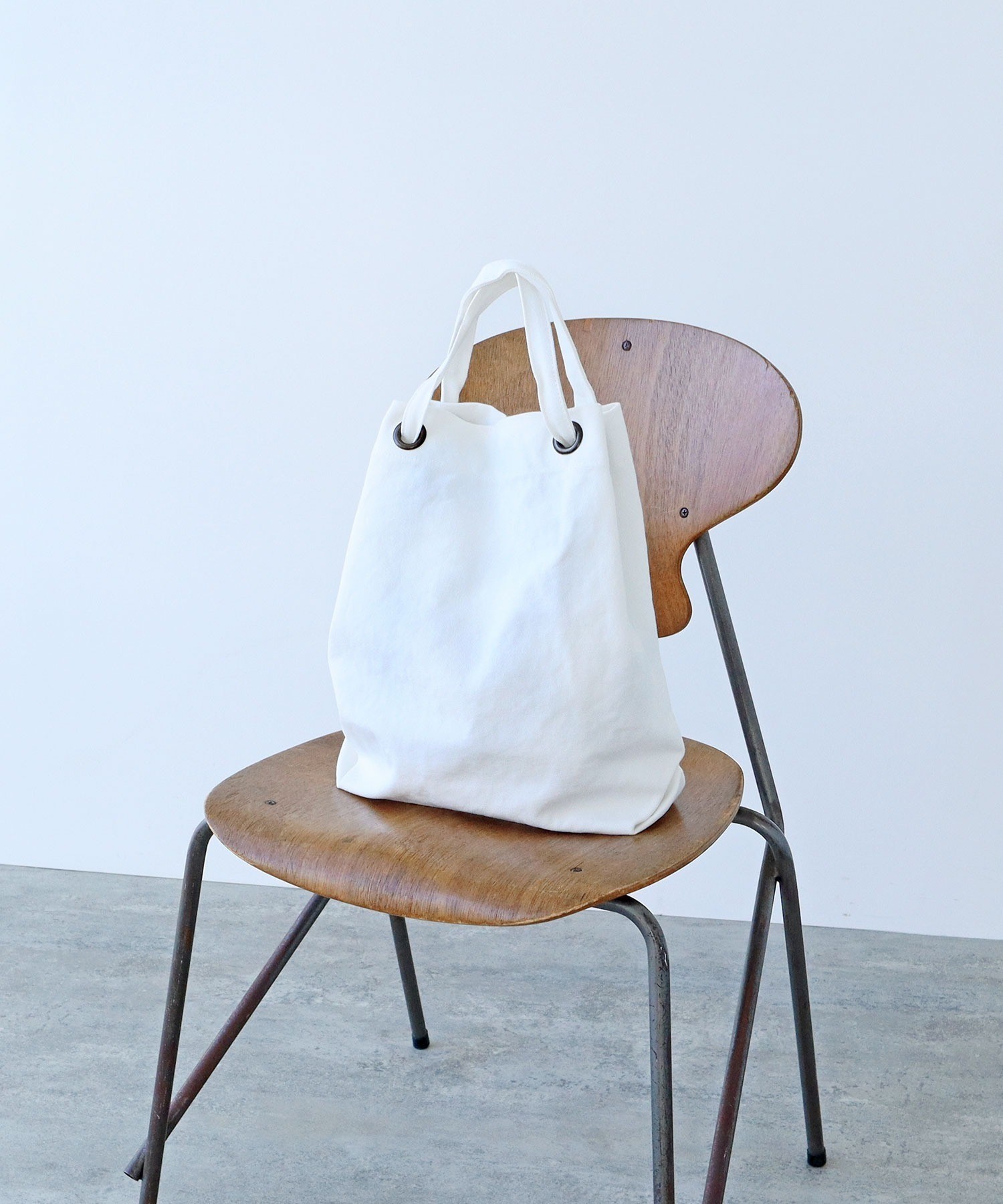 パーリッシィクラシスク　◯ateliers PENELOPE リングトート　シロ パーリッシィクラシスク◯ateliers PENELOPE リングトートシロ