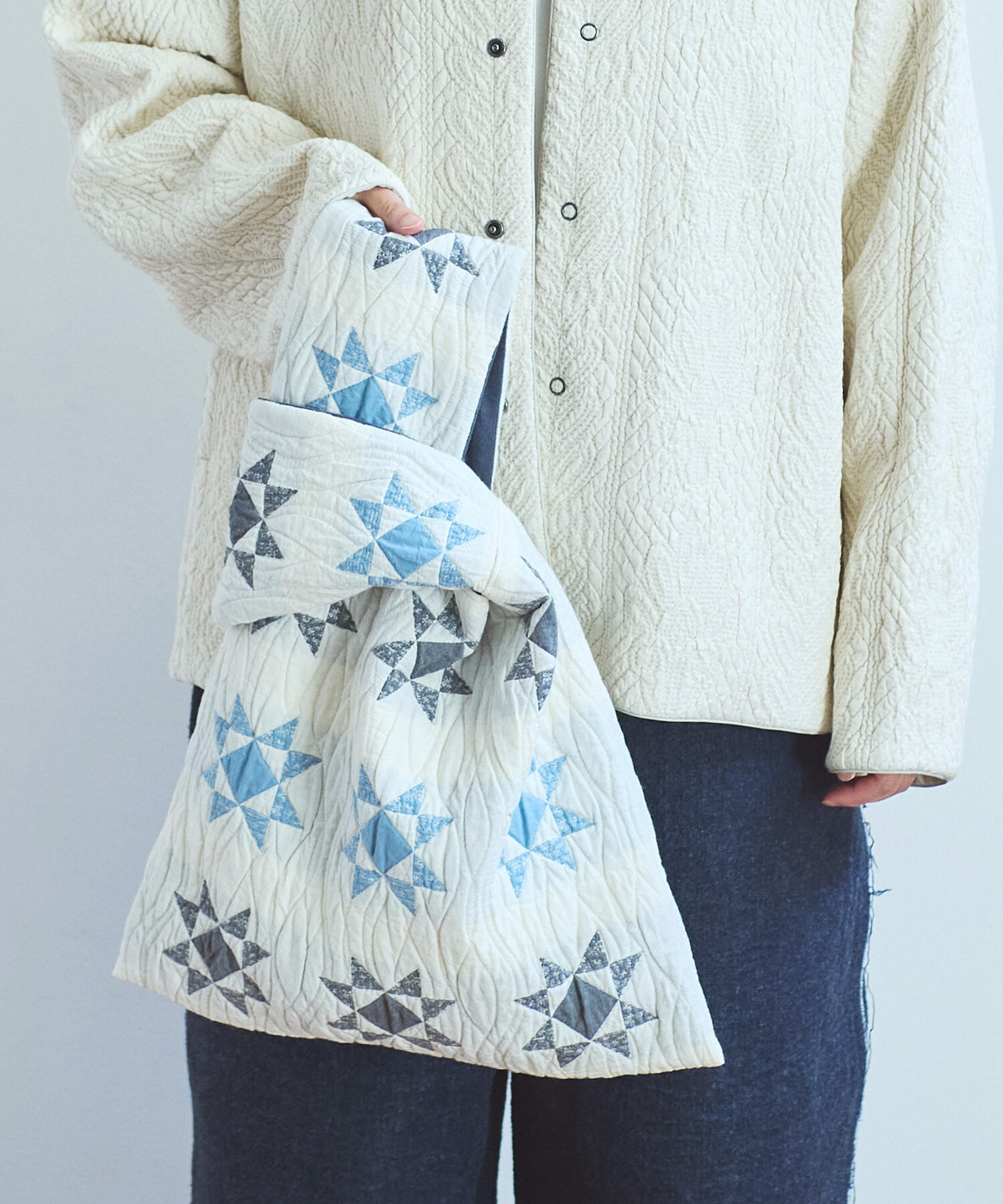 【タグ付新品】qiri／patchwork laceプルオーバーとパンツのセット タグ付新品】qiri／patchwork laceプルオーバーとパンツのセット