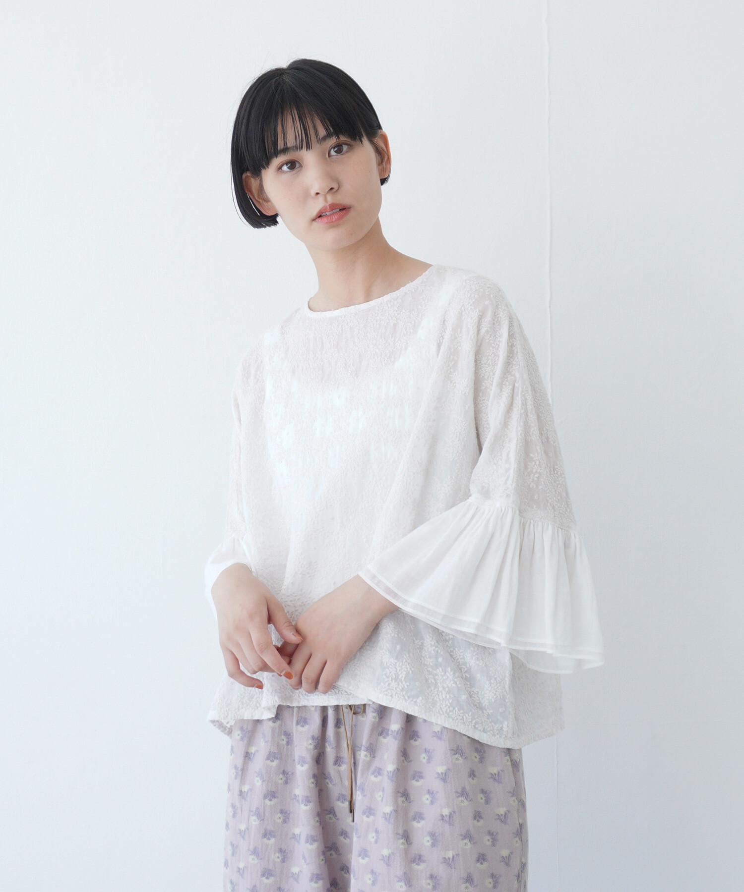 AMBIDEX Store 〇trees embroidery フリルブラウス(F