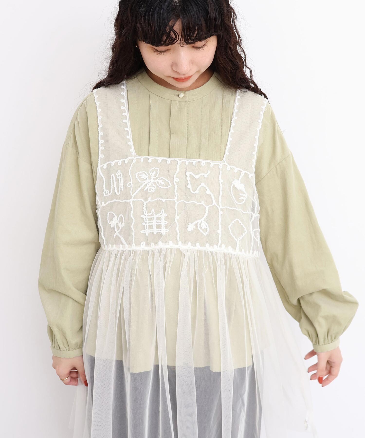 AMBIDEX Store 【予約販売】○いちごのコード刺繍 重ねるチュール