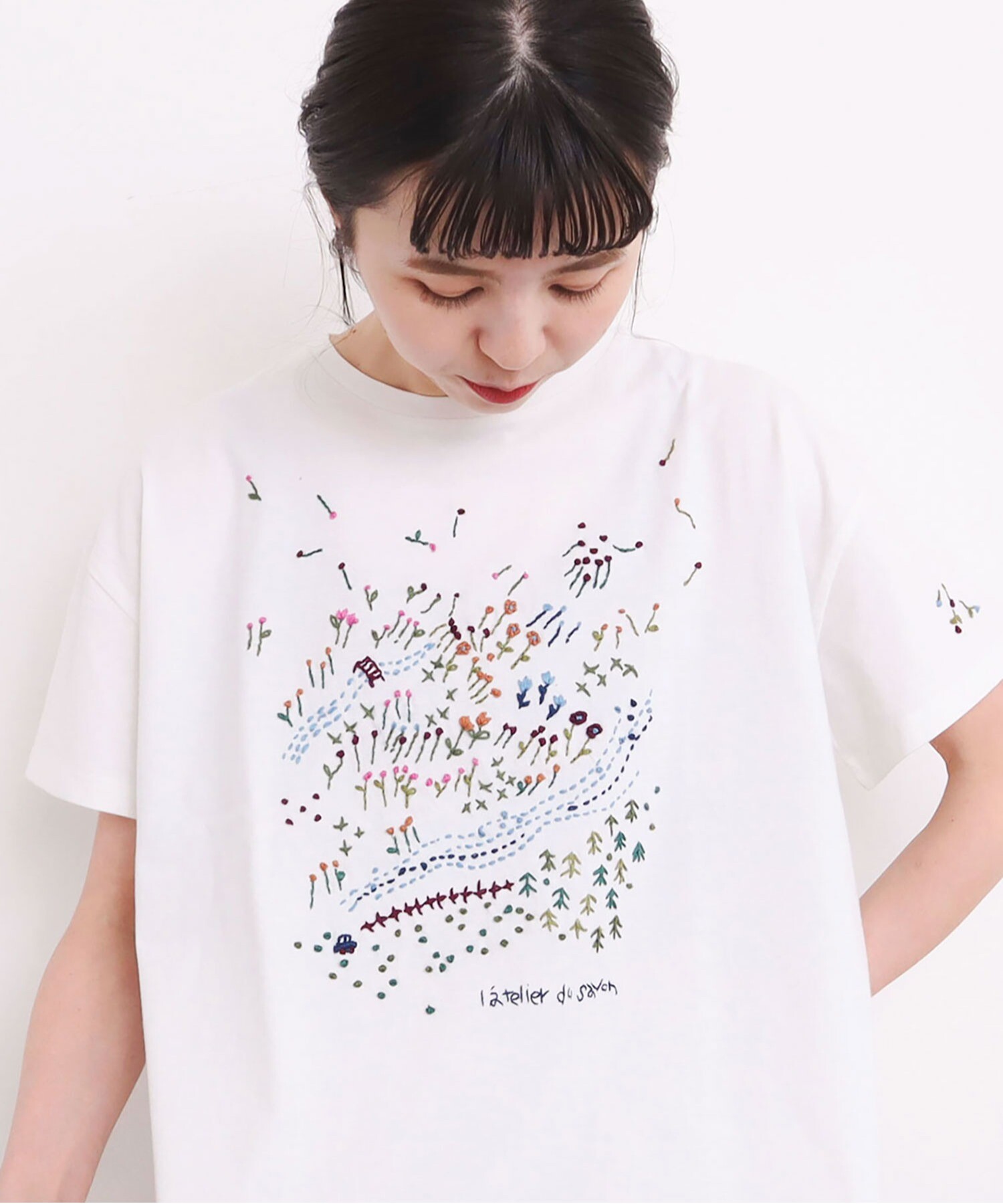 AMBIDEX Store 【予約販売】〇涼しい山の中 ハンド刺繍Ｔシャツ(F シロ 