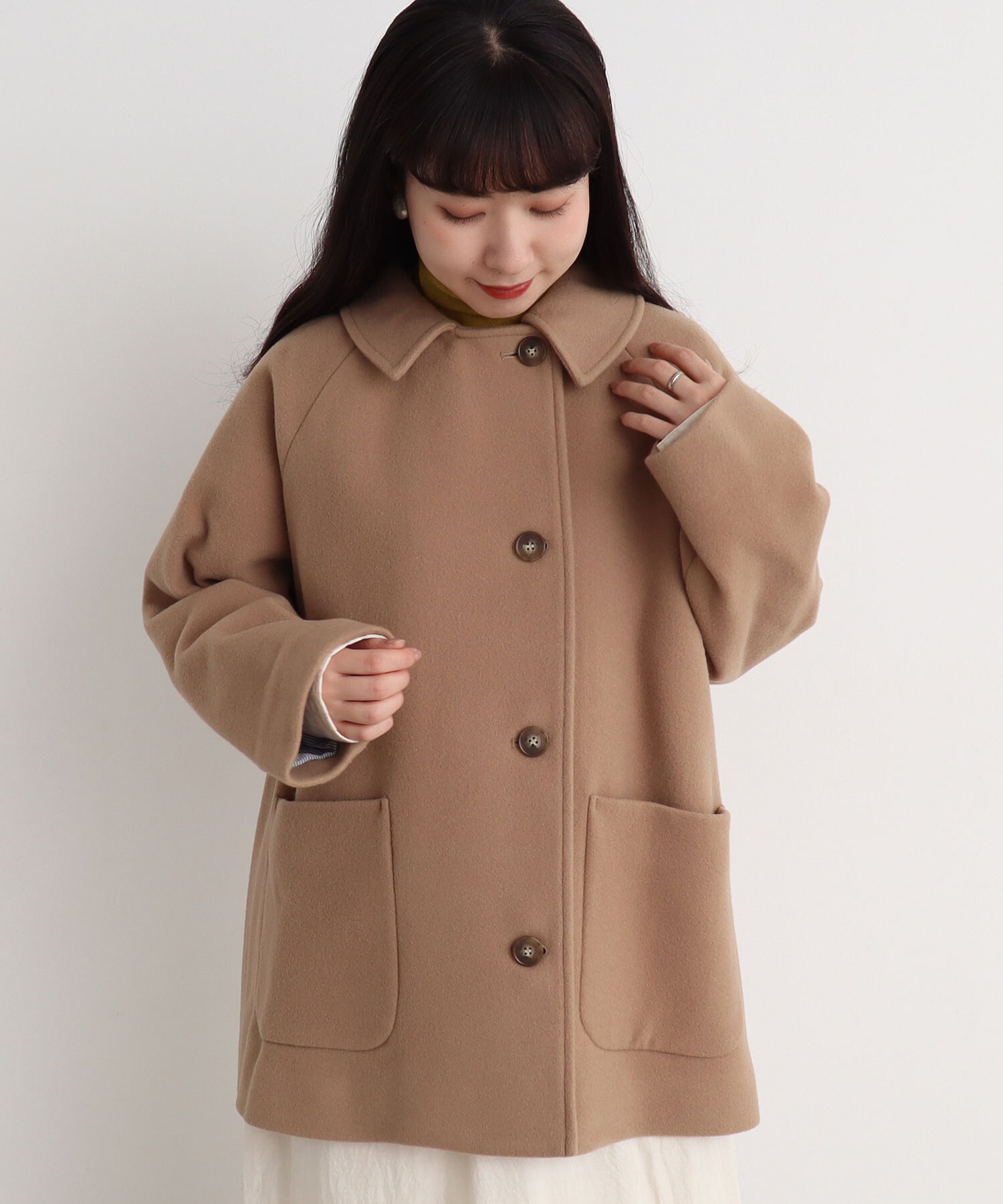 ベージュ