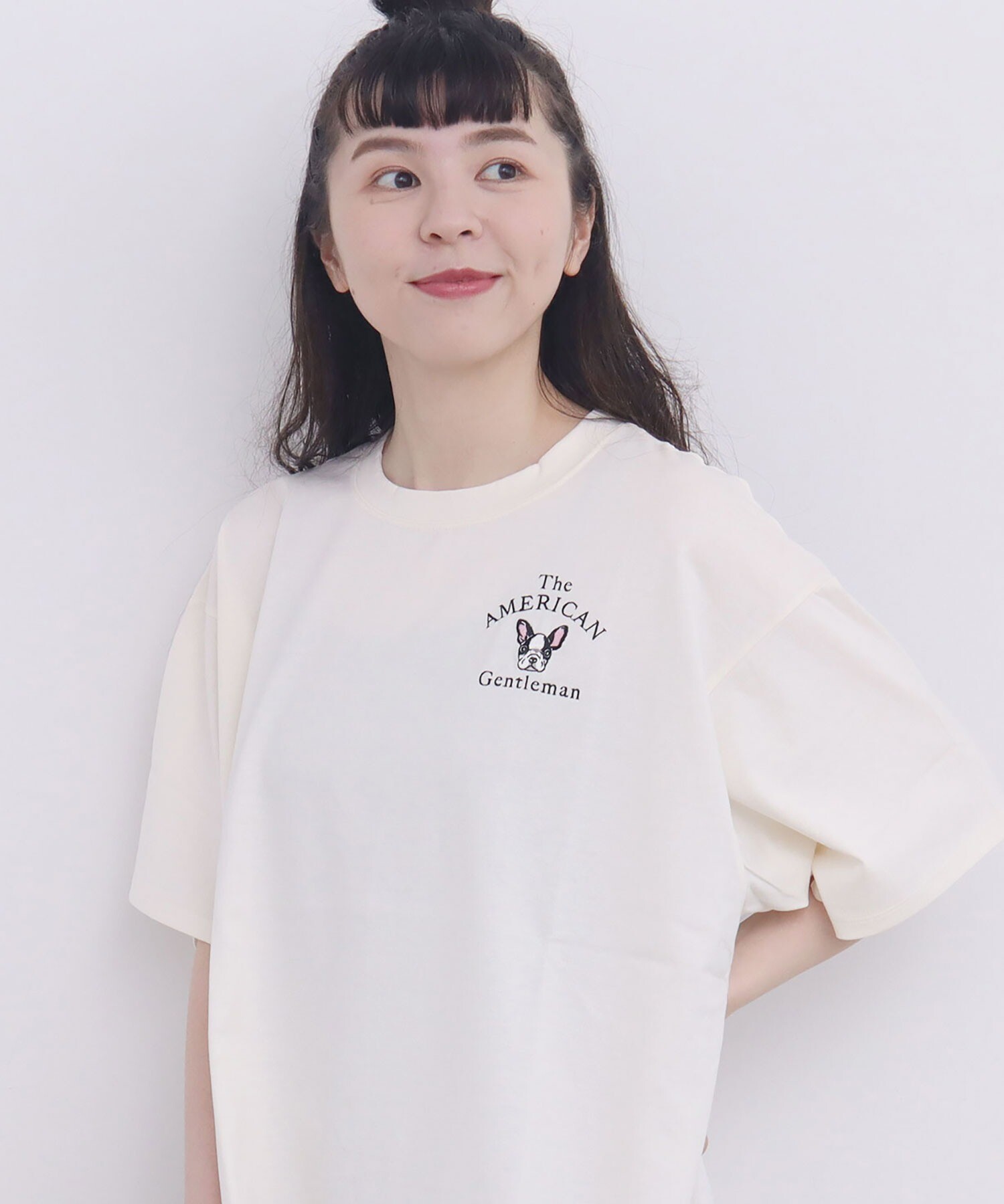 AMBIDEX Store ○ボストンテリア 刺繍 Tシャツ(F シロ): l'atelier du 