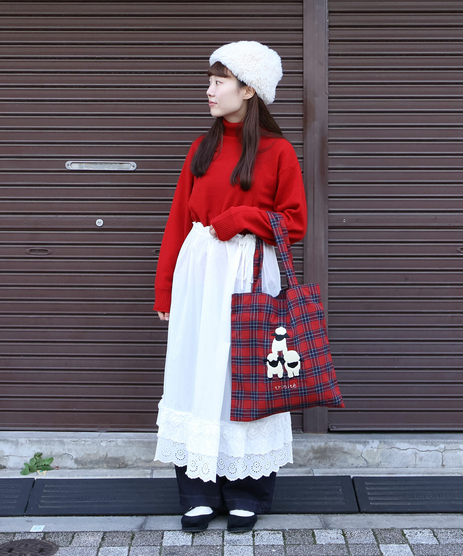 AMBIDEX Store 〇 ひつじ刺繍 トートバッグ(F アカ): bulle de savon