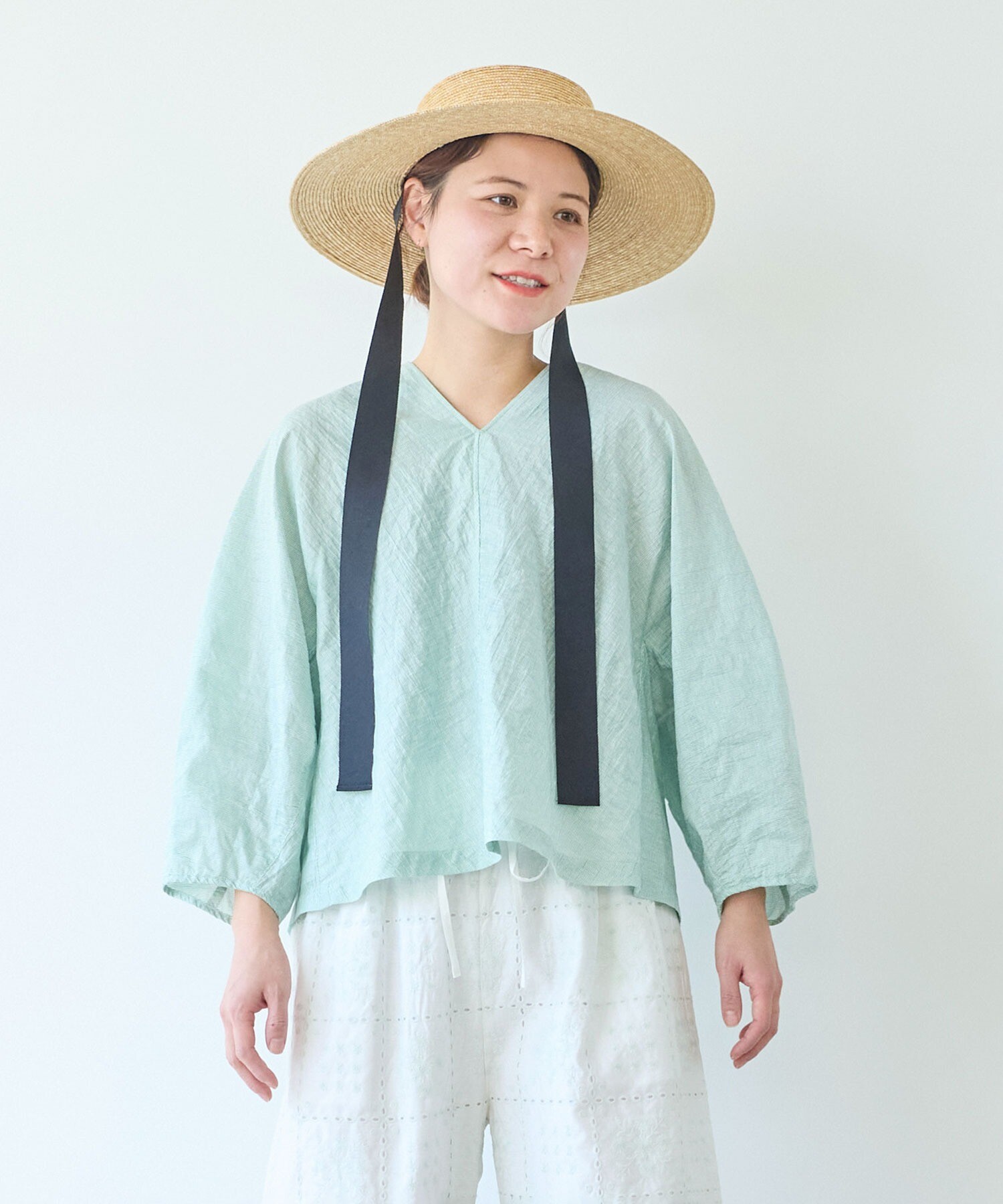 AMBIDEX Store △○Vネックブラウス(F クロ): yuni