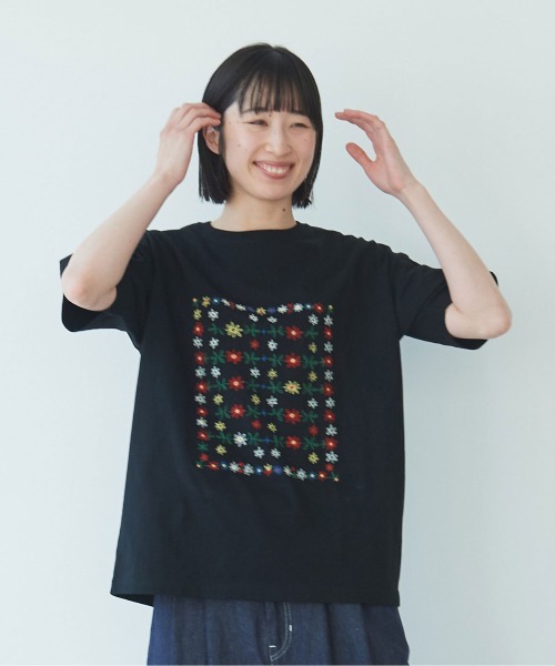 AMBIDEX Store 〇花刺繍souvenierT-シャツ II(F クロ): yuni