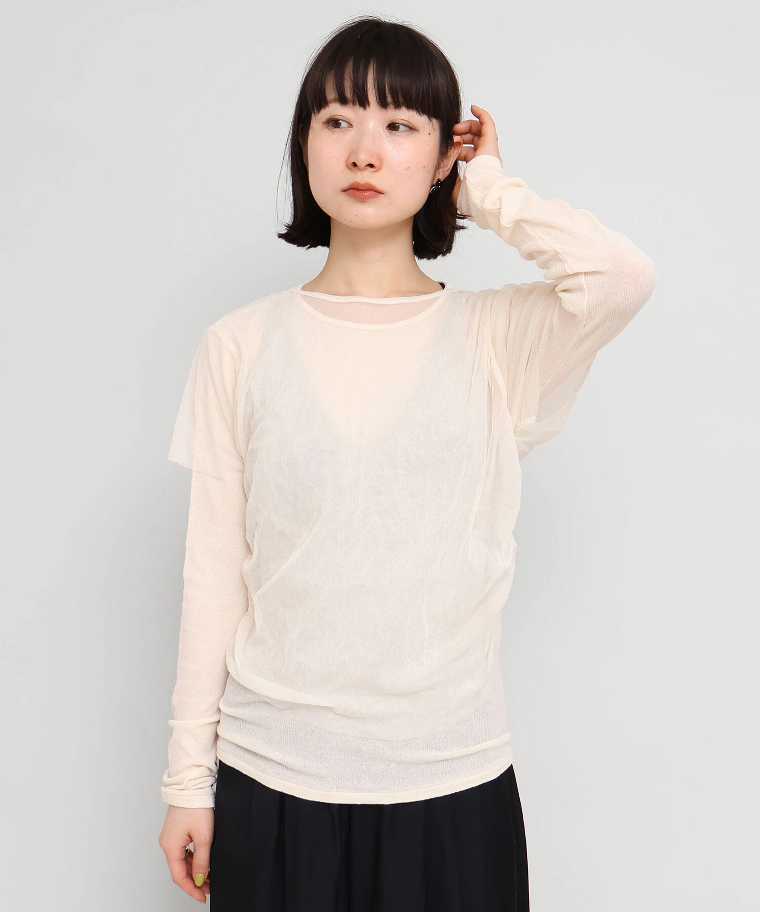 ベージュ