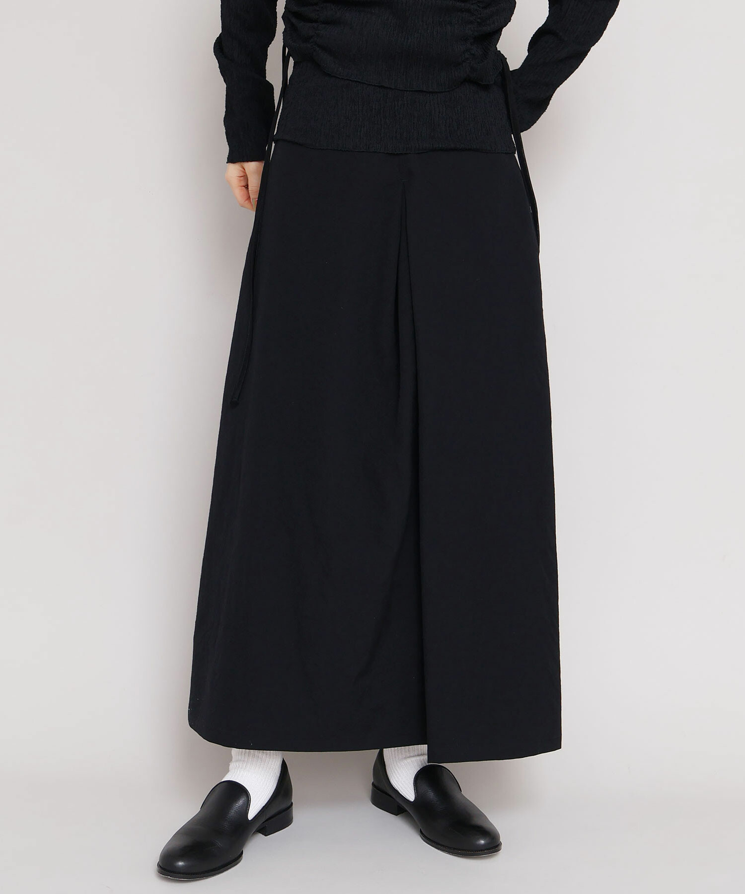 新品同様【AKANE TAKADA】リハーサルスカート 1236 ブラック セール】 ナイロンハイカウントダブルクロス タックフレアスカート