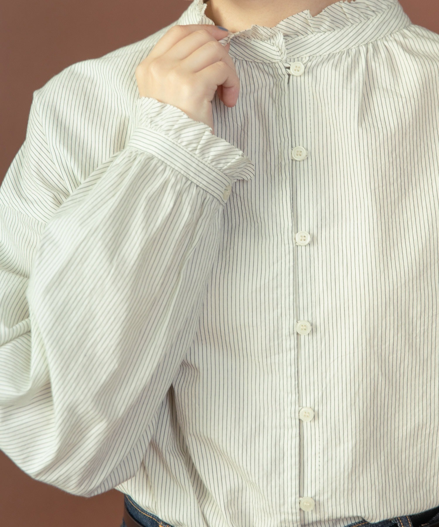 AMBIDEX Store ○グランジウォッシュ スタンドフリルブラウス(F シロ