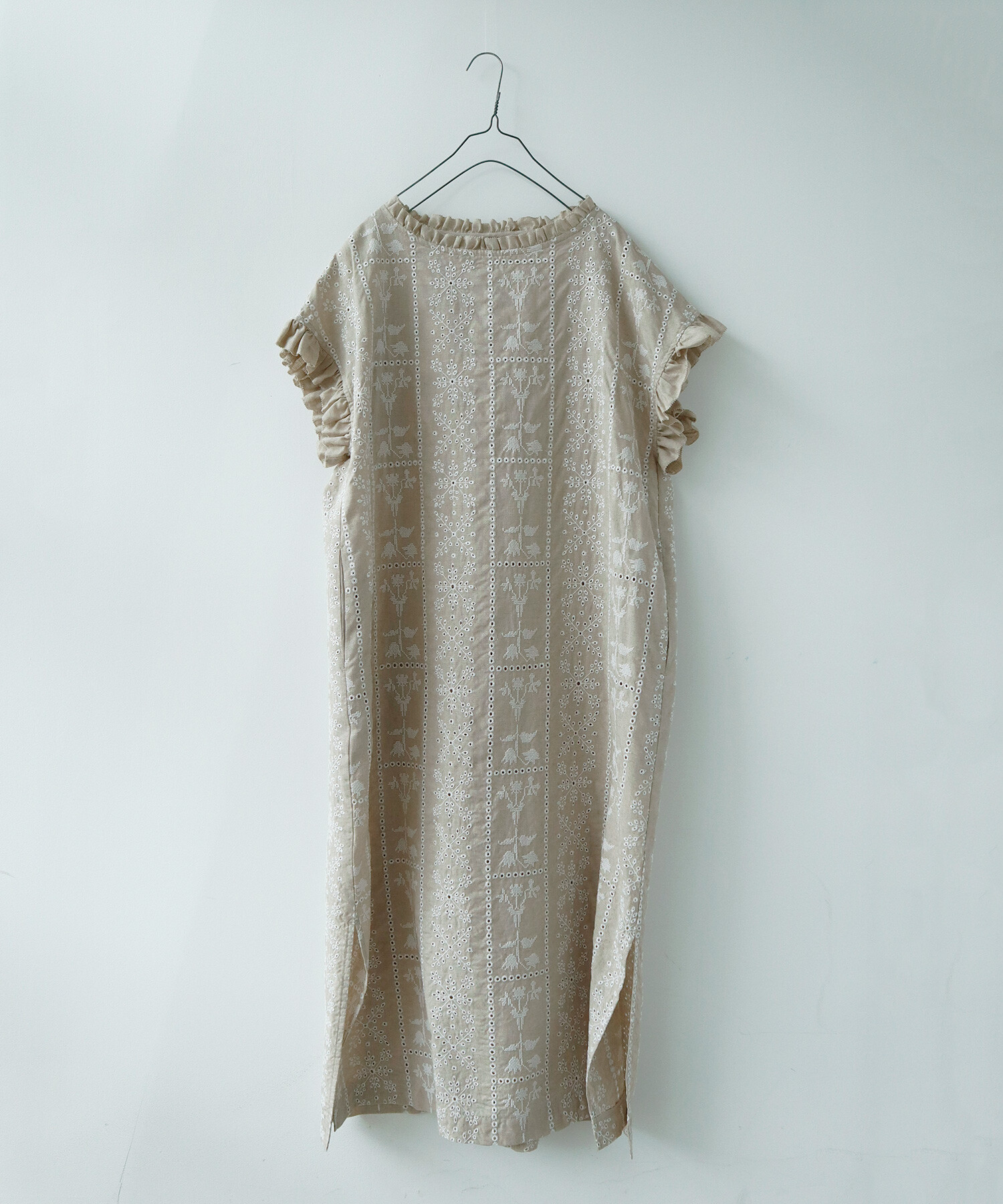 ベージュ×シロ