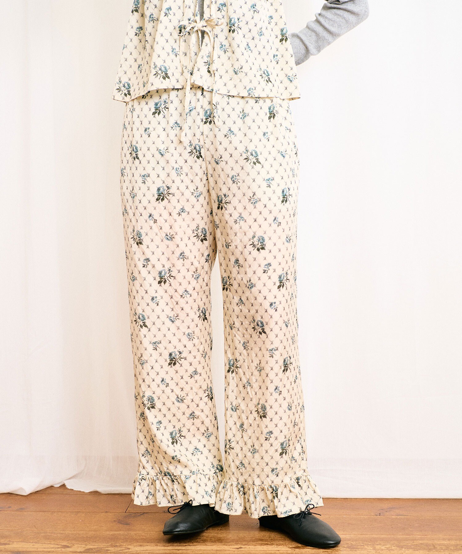 AMBIDEX Store 【予約販売】〇Grandma sofa frill pants(F