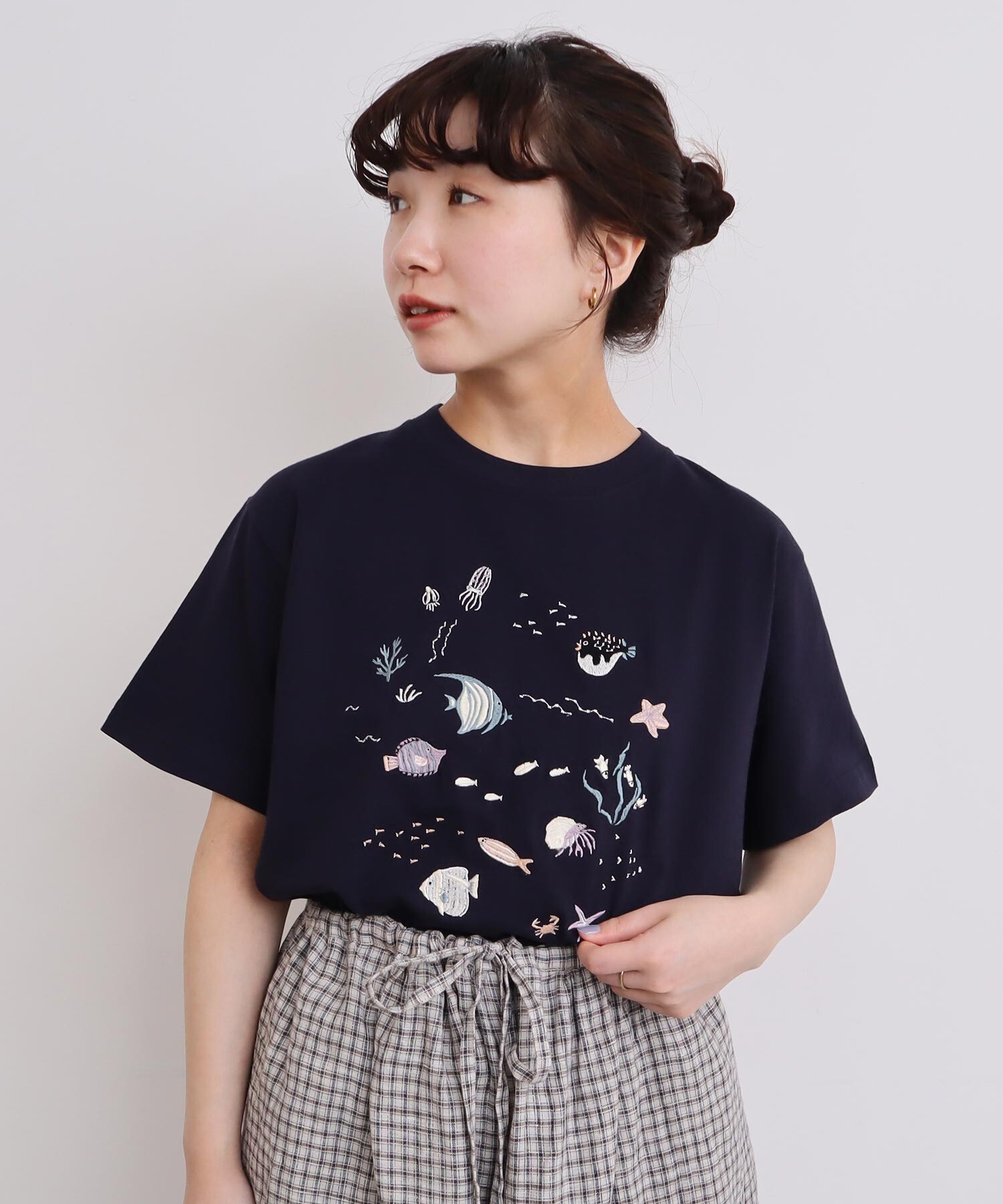 AMBIDEX Store 【予約販売】〇集まる海のさかな 刺繍Tシャツ(F
