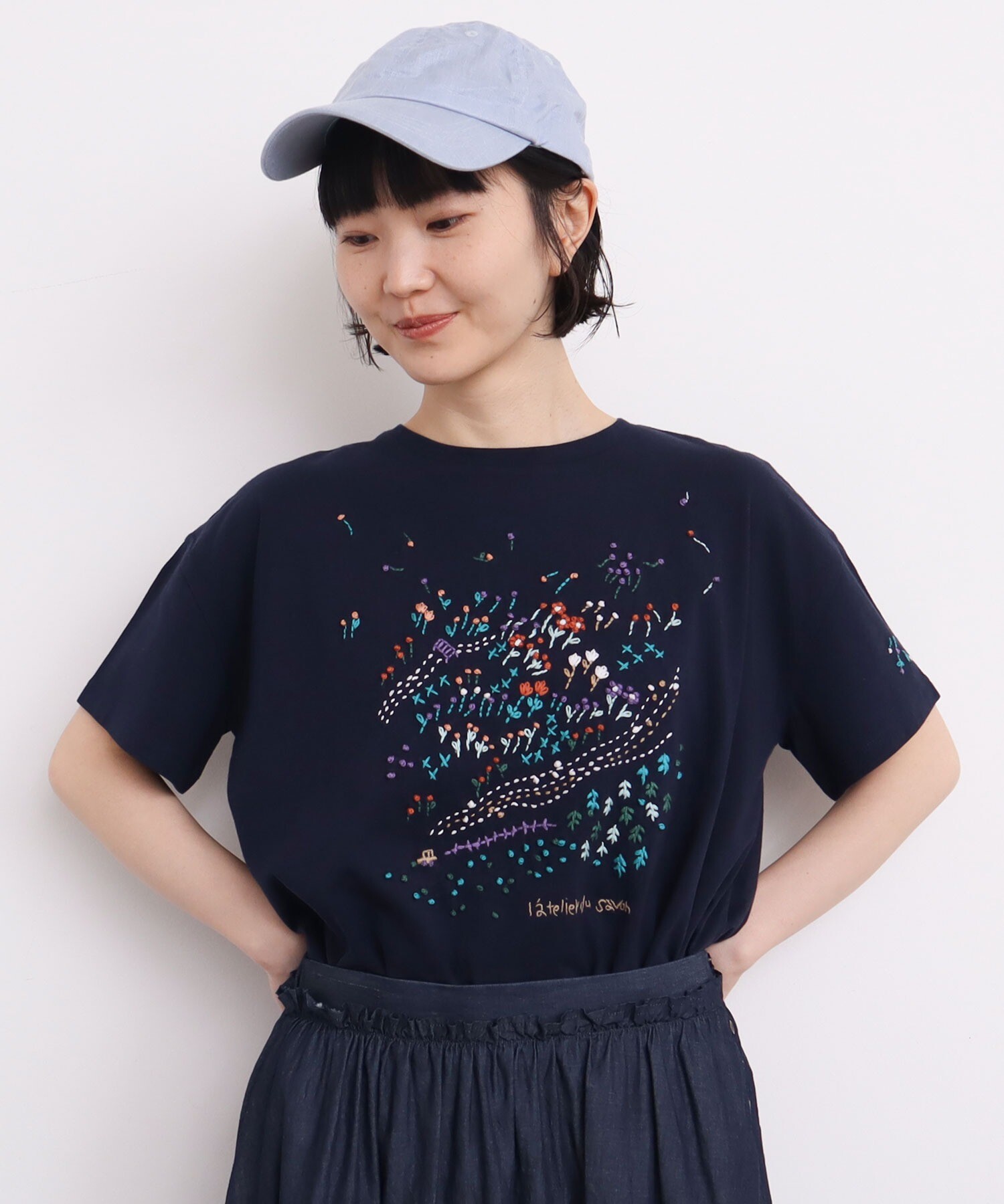 AMBIDEX Store 【予約販売】〇涼しい山の中 ハンド刺繍Ｔシャツ(F コン 