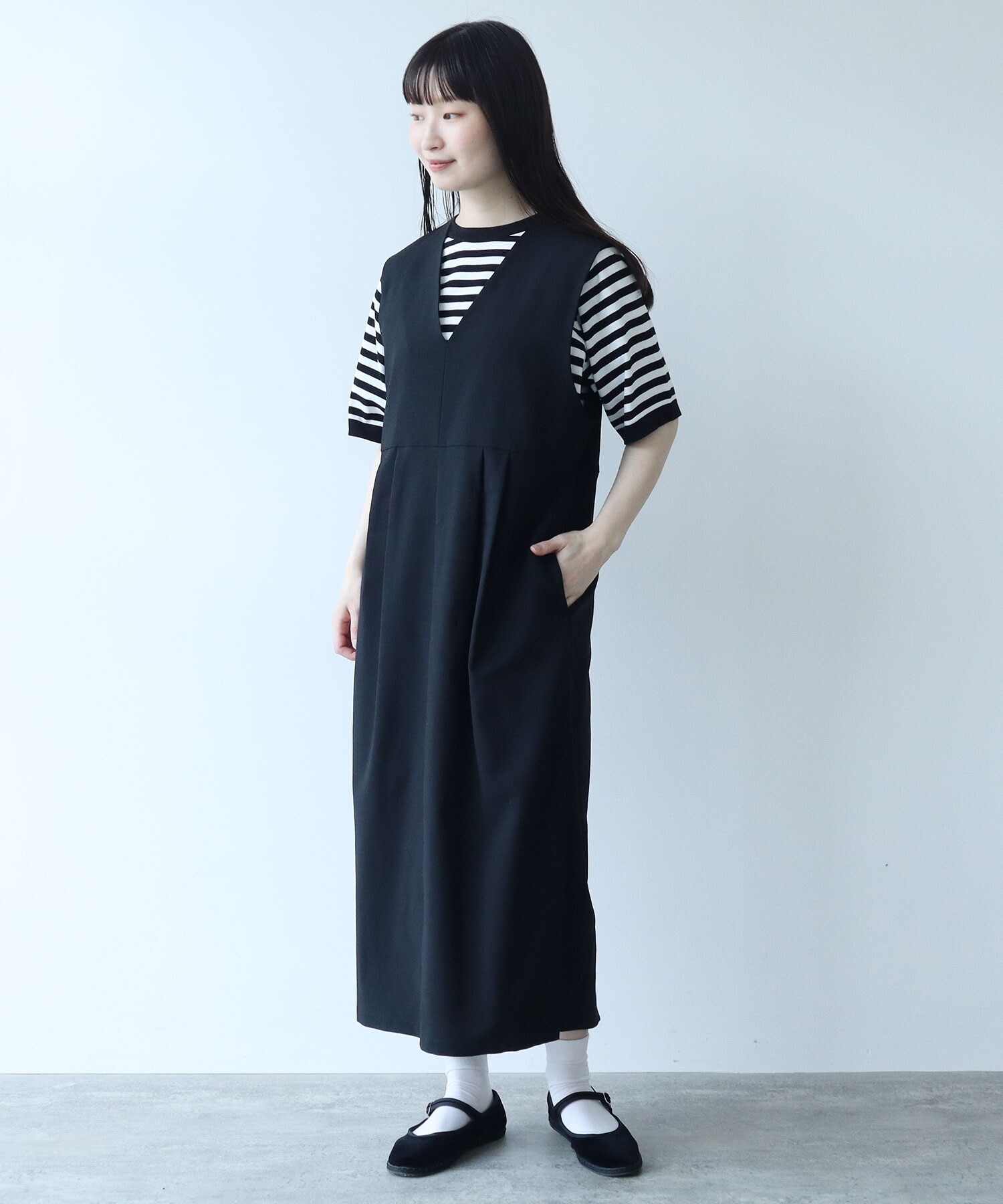 AMBIDEX Store サマーウール Vネックジャンパースカート(F クロ): yuni