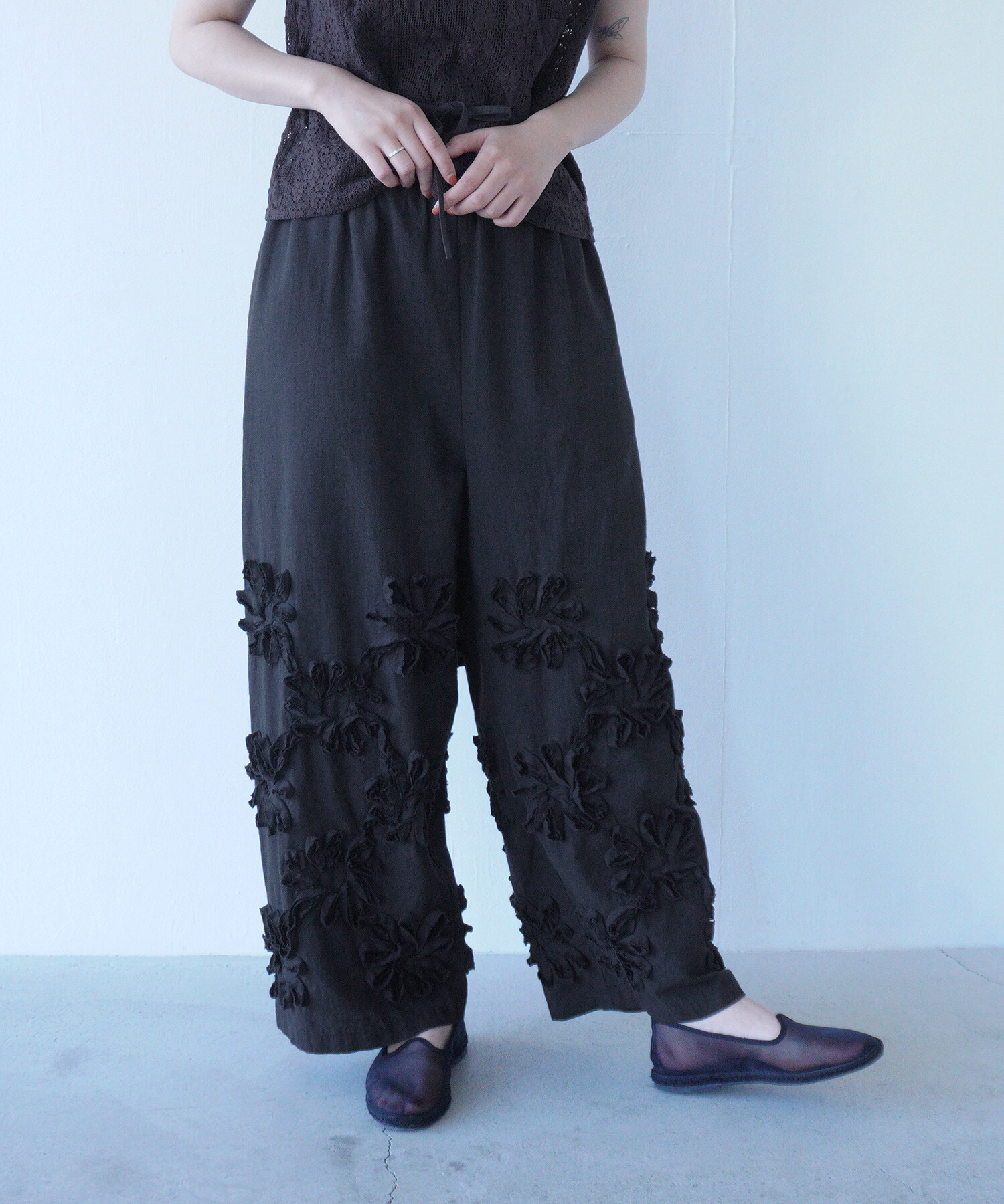 AMBIDEX Store △〇rondo ribbon embroidery ギャザーパンツ(F