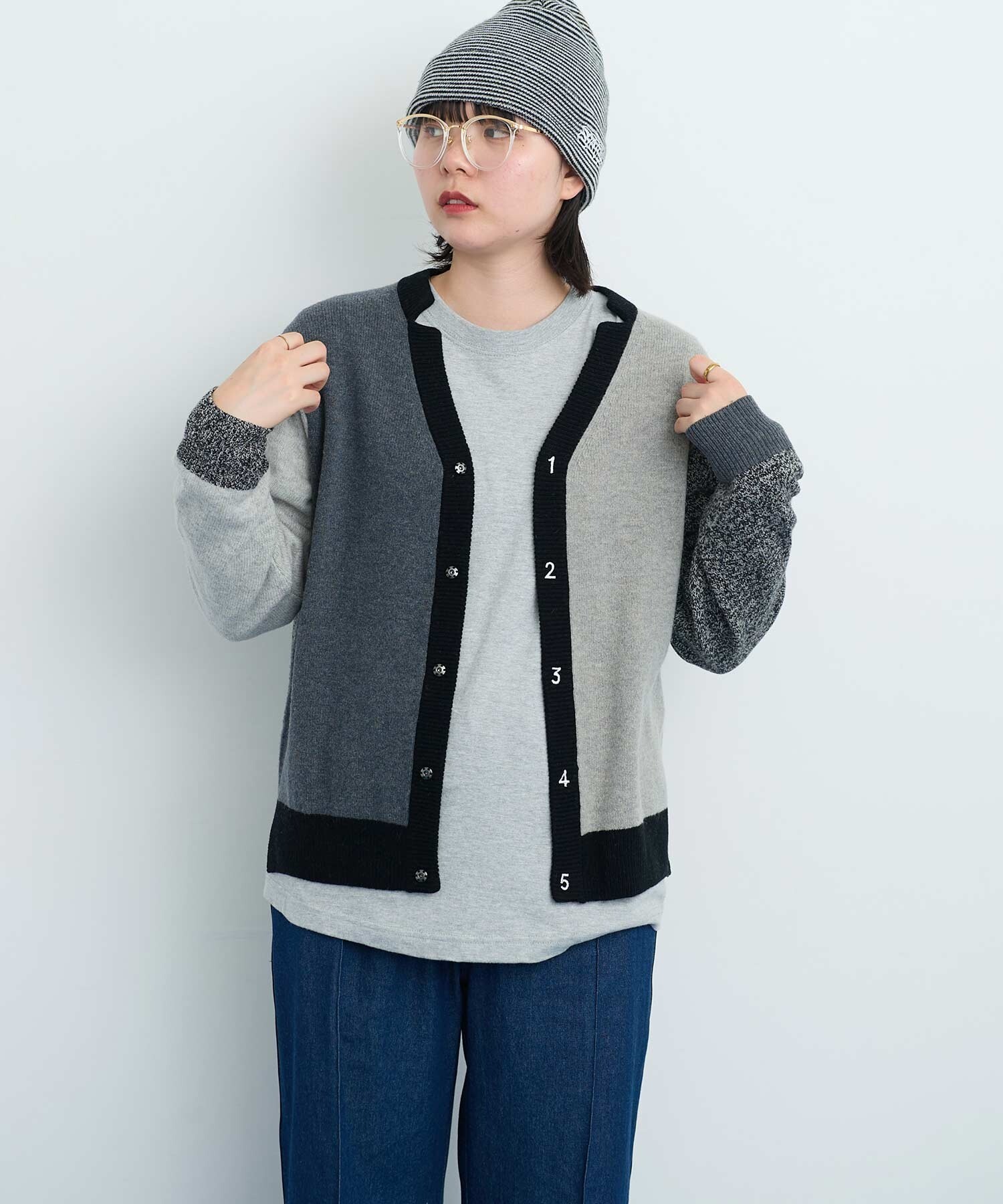 AMBIDEX Store 〇UPW数字刺繍Vカーディガン(F クロ): l'atelier du savon