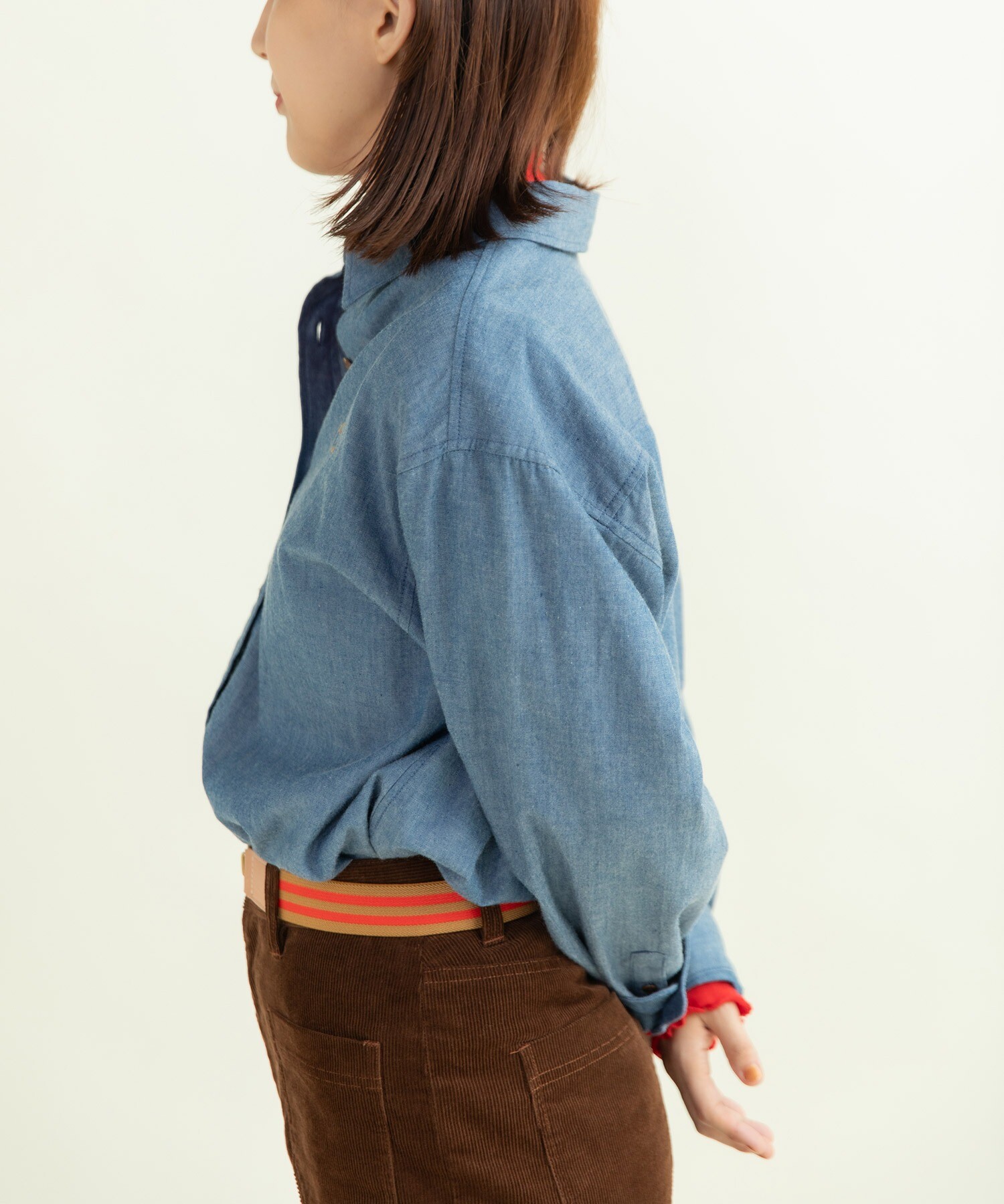 インディゴシャンブレー チェーン風刺繍シャツ