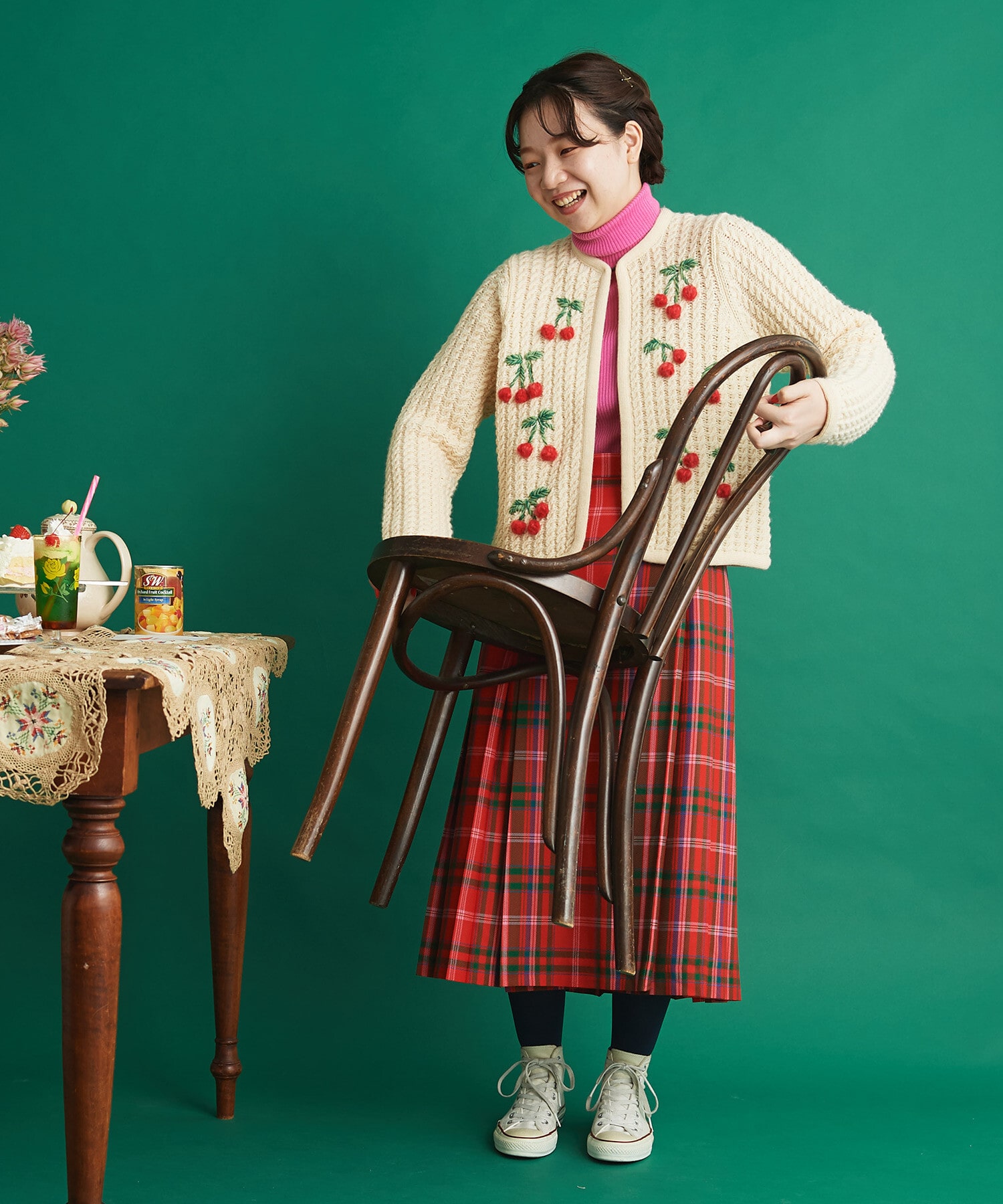 モデル 165cm ※チェリー刺繍はこちらが正しい配置と配色です。