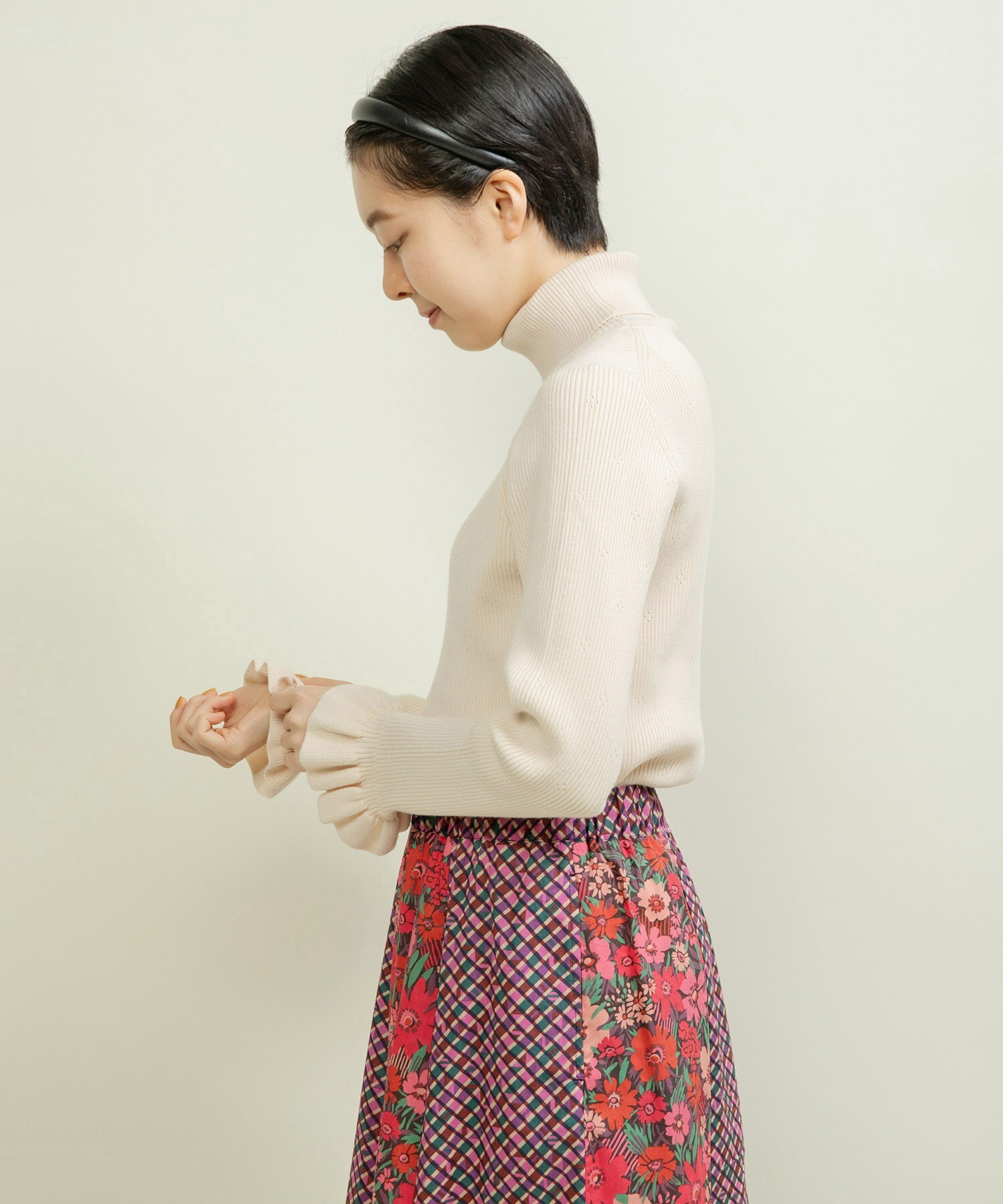 りり AMBIDEX Store ○もちもち袖口フリル アイレットリブタートル(F