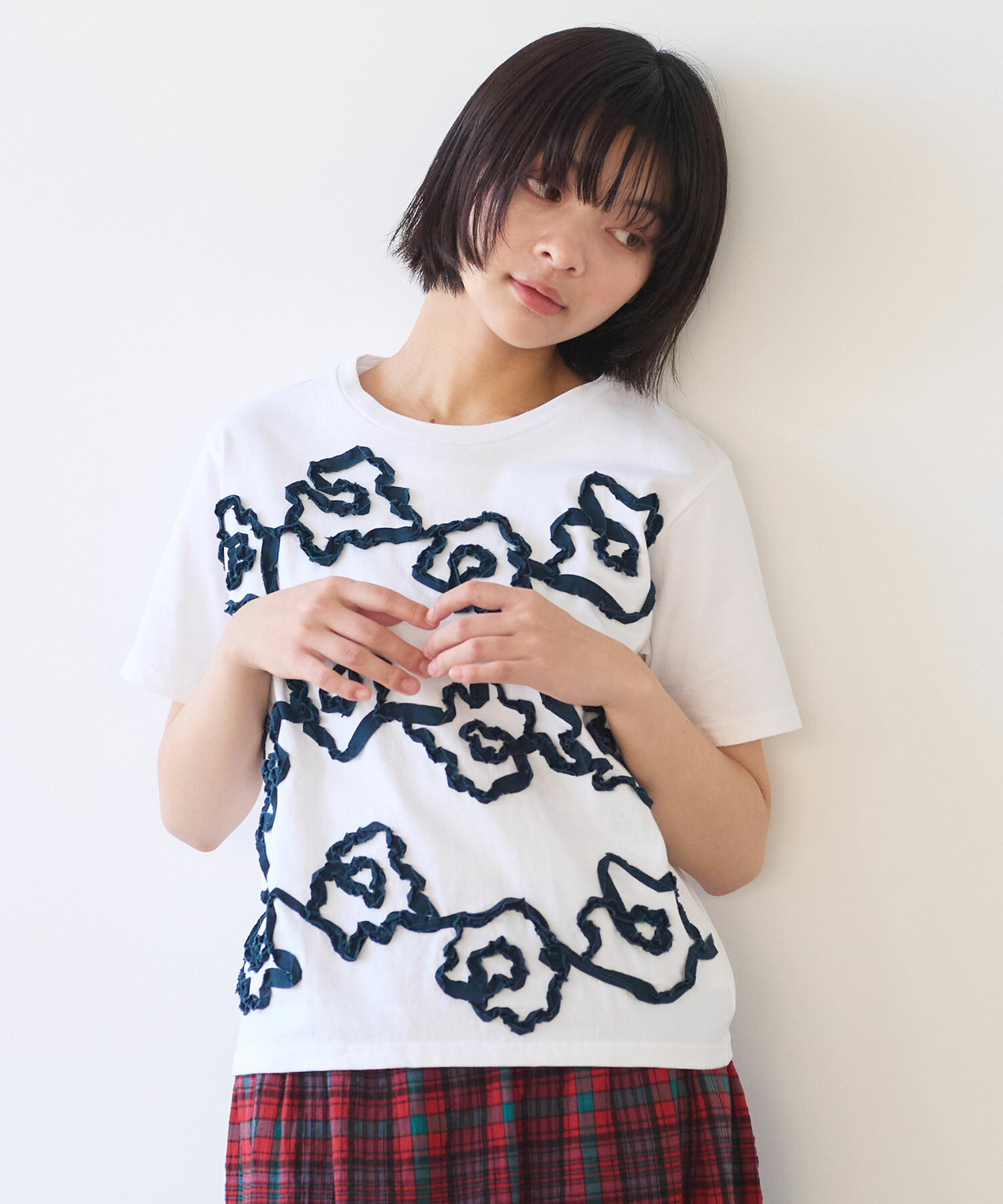 bulle de savon ビュルデサボン くるくるはなテープ刺繍Tシャツ 03-01-CT-028-25-1 bulle de savon ビュルデサボン くるくるはなテープ刺繍Tシャツ