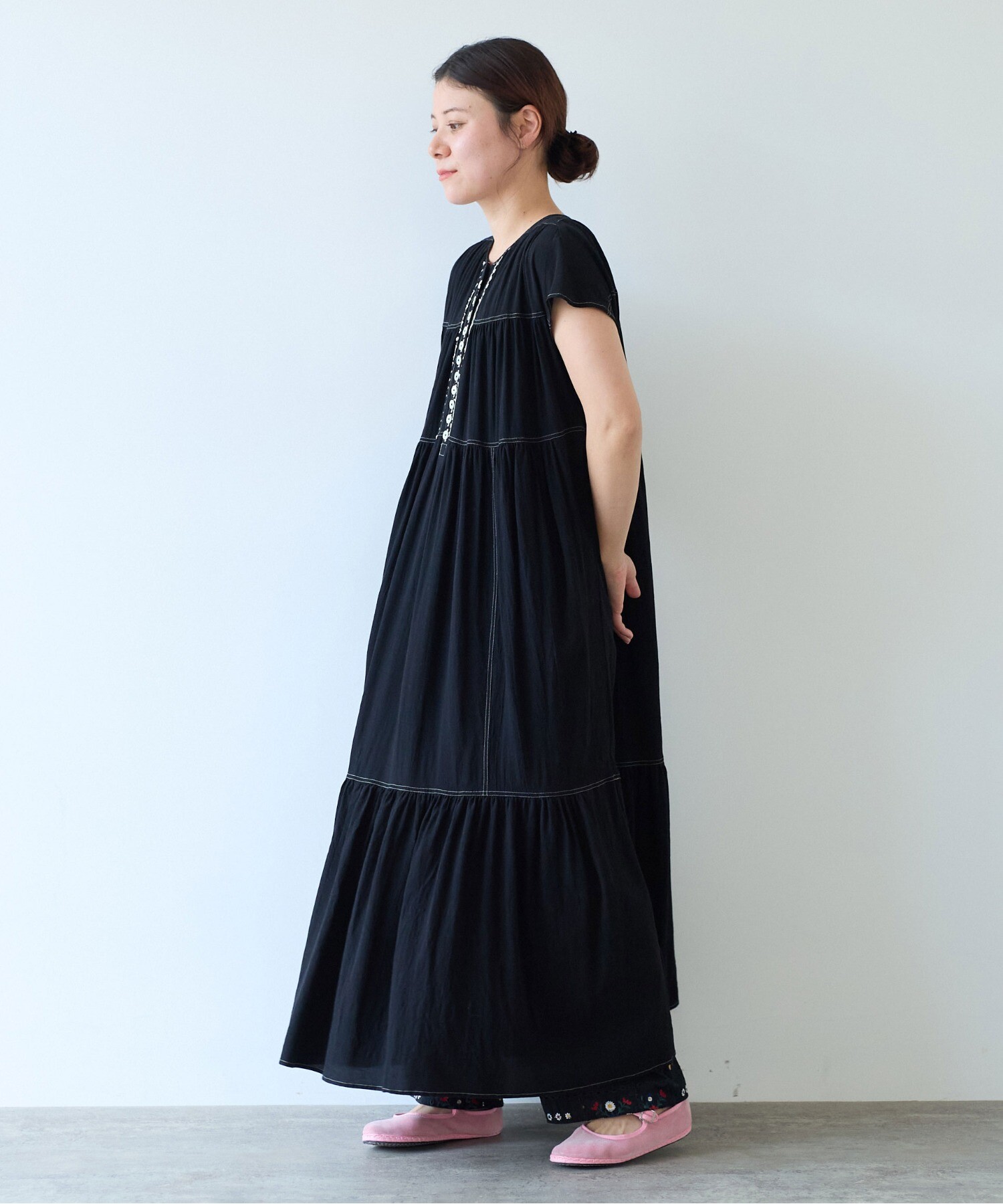 シャドーストライプ使い Aラインチュニックワンピース（ミドル