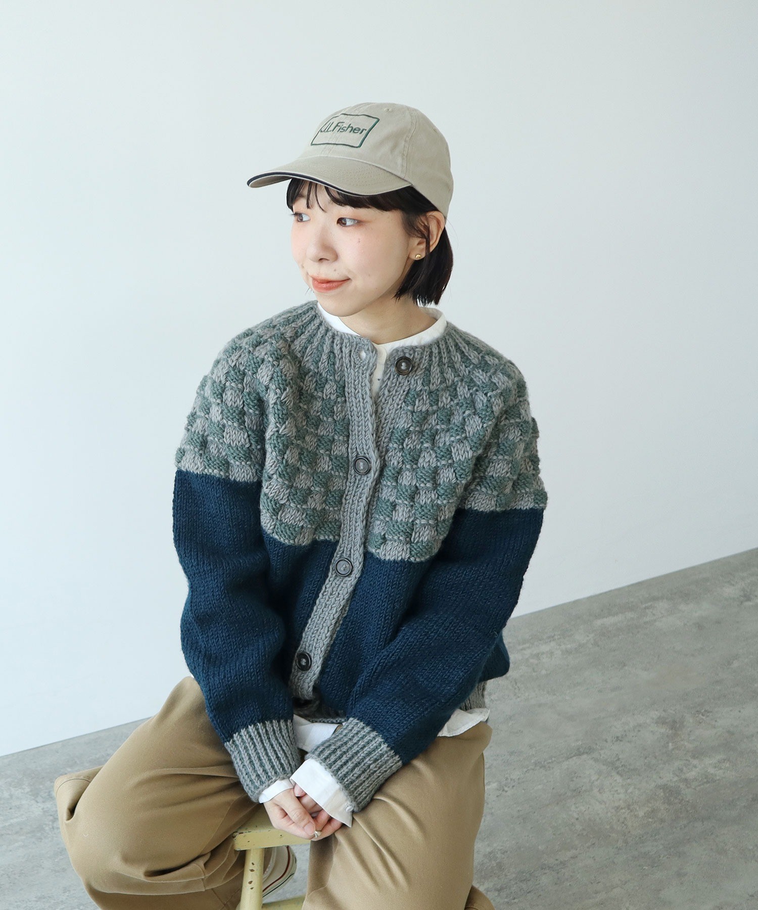 PARICI  パーリッシィネパール手編みカーディガンとネックウォーマー2点 PARICI パーリッシィネパール手編みカーディガンとネック