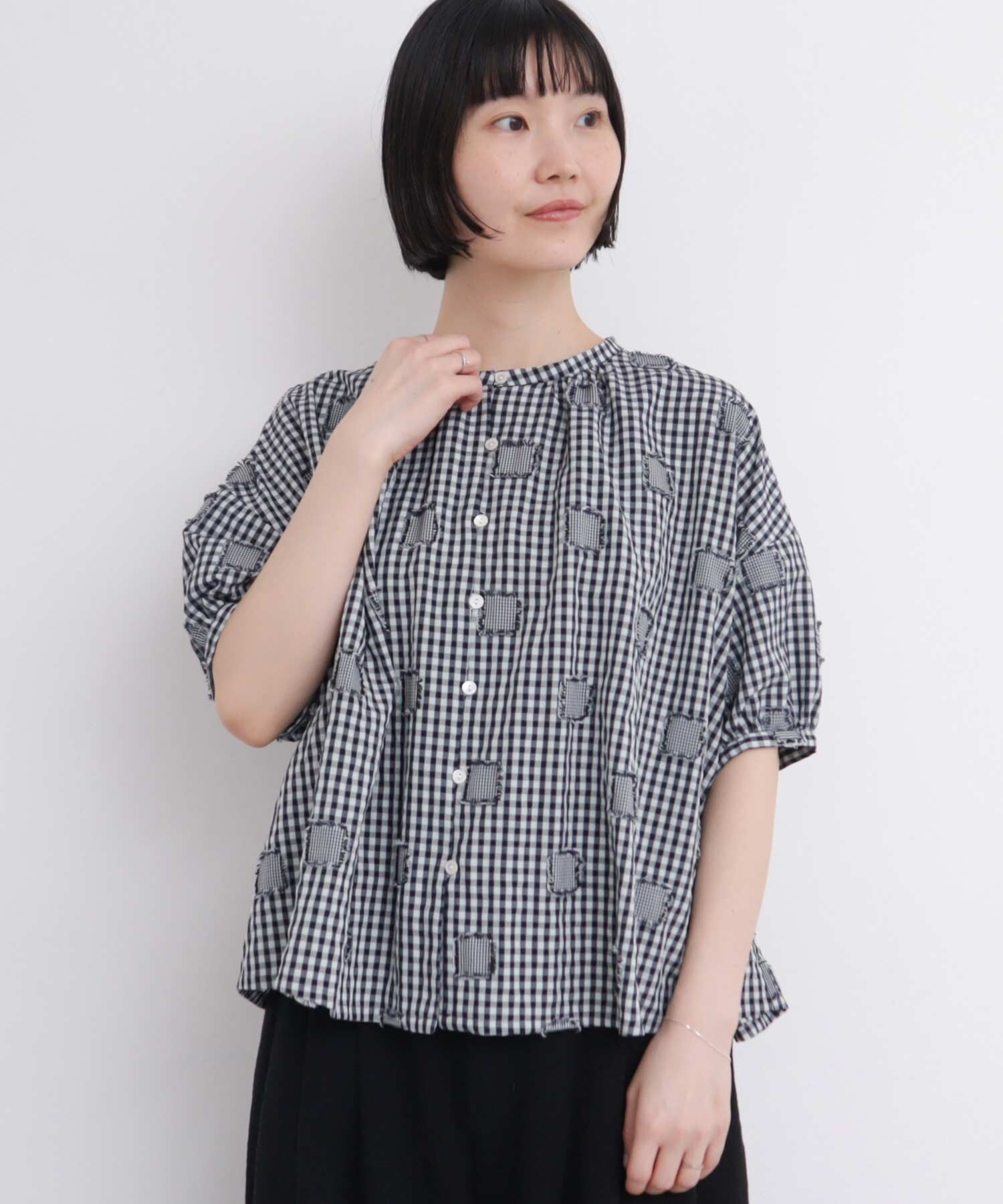 23区LIBECO リネン2WAYブラウス ギンガムチェック 黒 50 23区（ニジュウサンク）の「LIBECOリネンギンガム シャツ