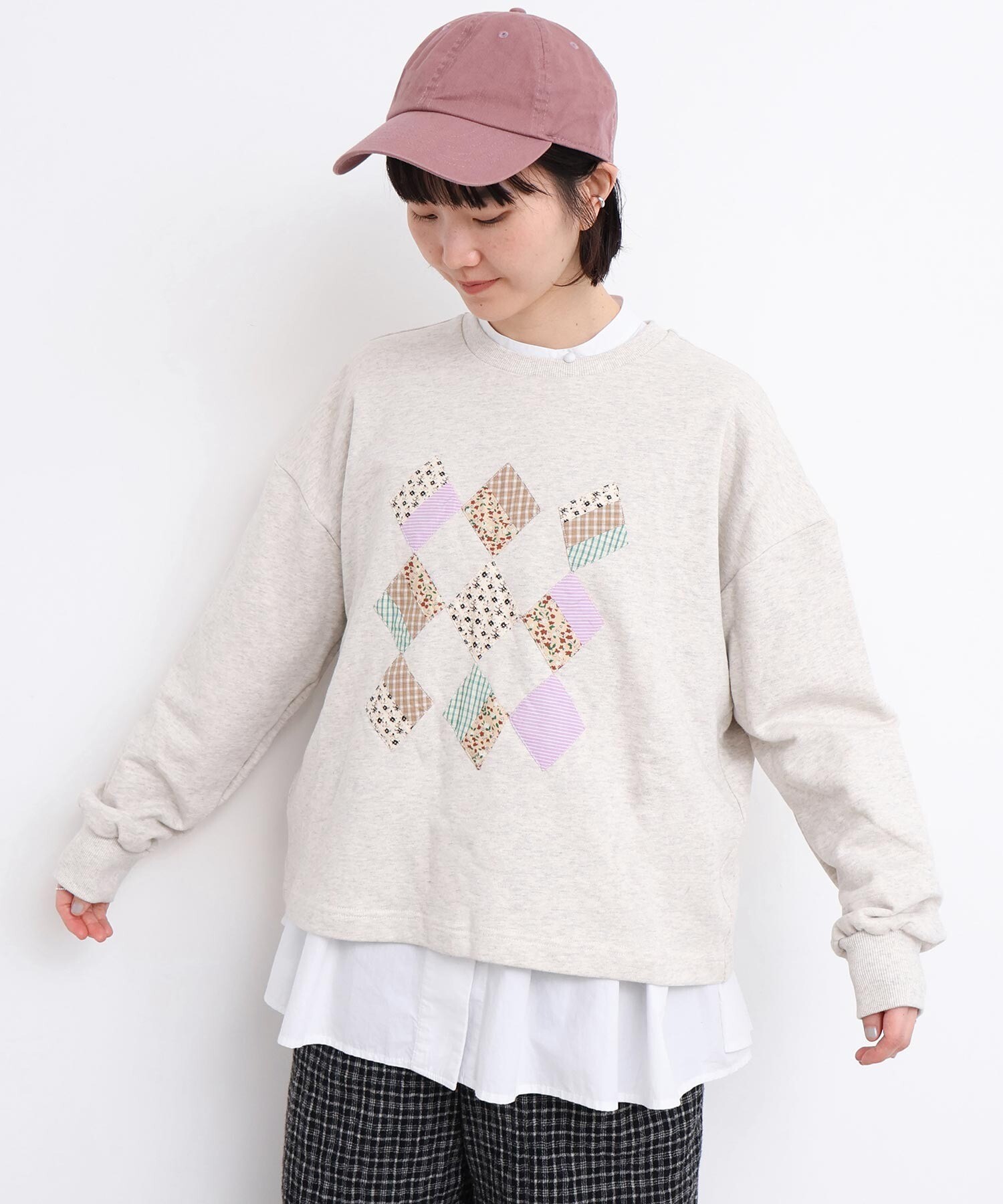 AMBIDEX Store ○キルトのようなアップリケ裏毛プルオーバー (F コン