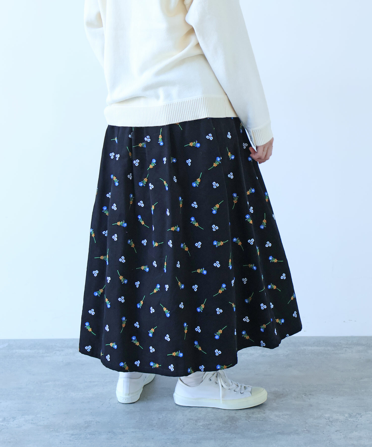 AMBIDEX Store ○ シュウメイギク 刺繍 スカート(F クロ): bulle de savon