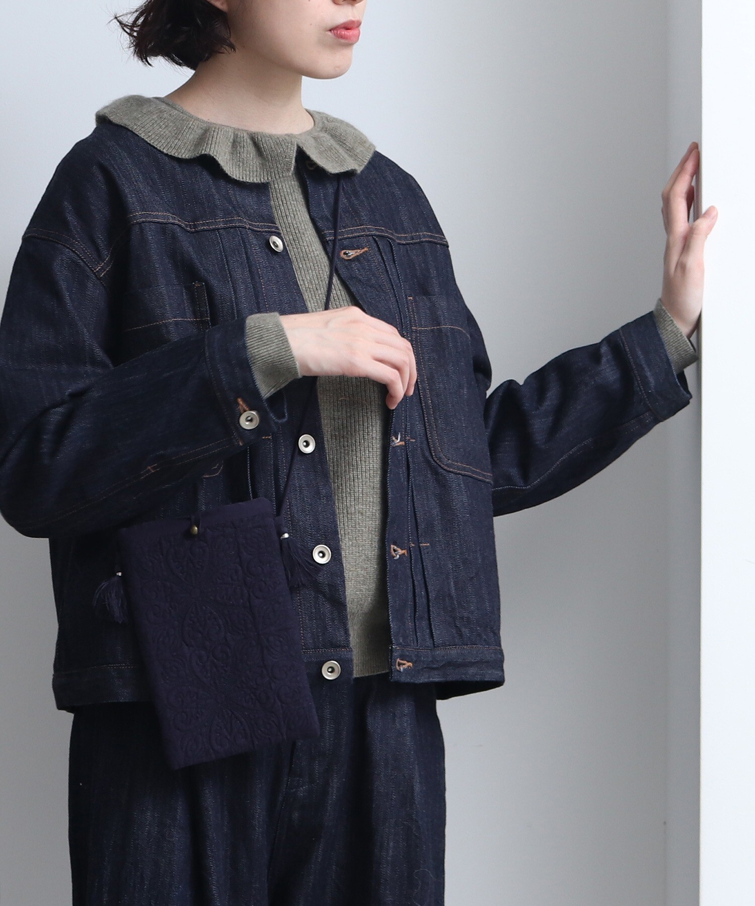 yuni コットンデニムノーカラーブルゾン yuni（ユニ ）の「△cotton denim ノーカラー ブルゾン（デニム