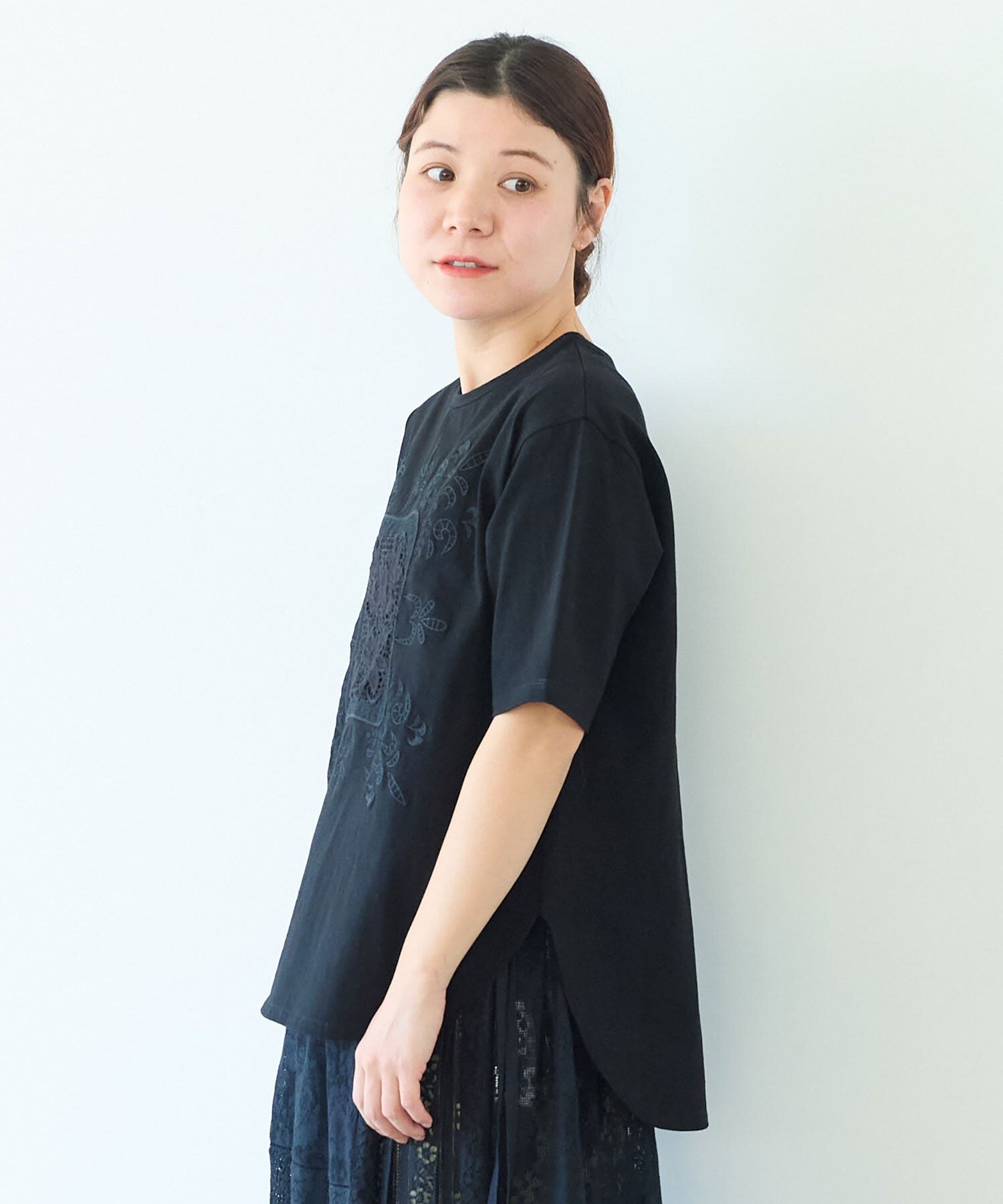 AMBIDEX Store 【予約販売】○コットンレース刺繍Tシャツ(F クロ AMBIDEX Store 【予約販売】○コットンレース刺繍Tシャツ(F クロ