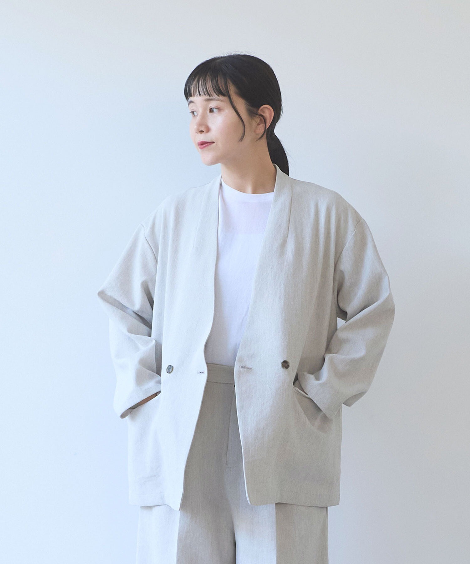 美品 yuni リネン混セミダブルジャケット 黒 yuni ジャケット ノーカラージャケット Linen/Polyester double cocoon