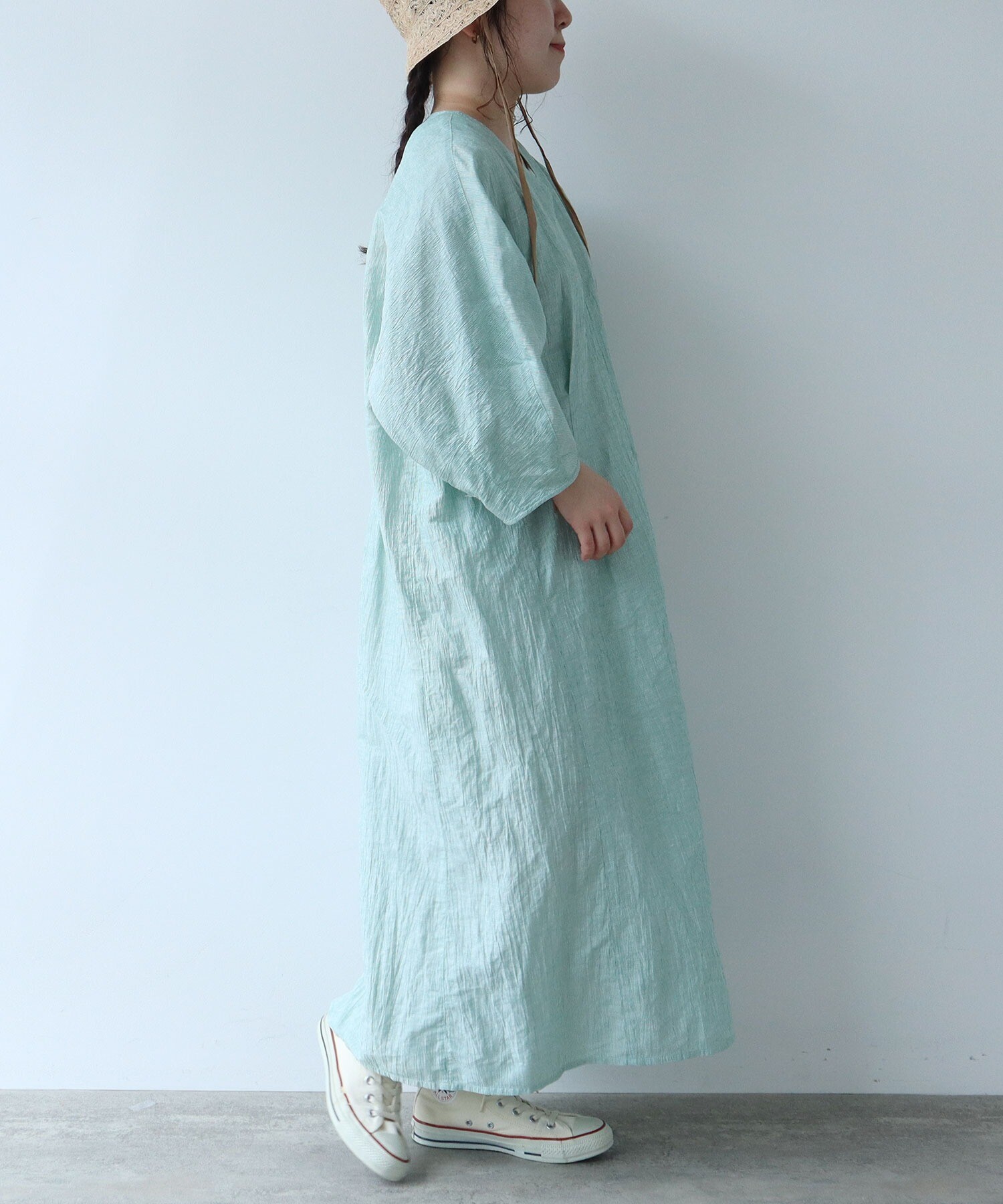 AMBIDEX Store ○バックVネック ワンピース(F チャ): yuni