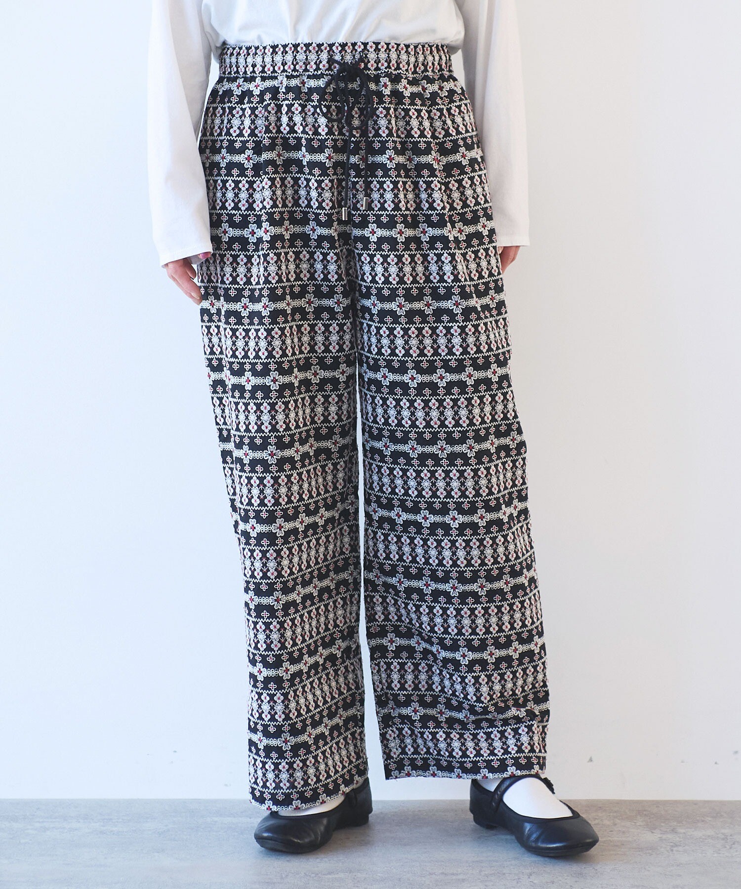 yuni 刺繍パンツ yuni コットン単色刺繍イージーパンツ | KIKIRU