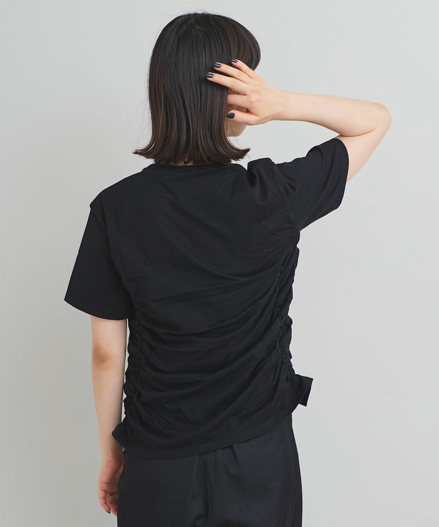最終お値下げ【新品未使用】yori ラウンドヘム天竺カットソー　ホワイト　白 yori(ヨリ)の「ラウンドヘム天竺カットソー【2022SM】6月下旬