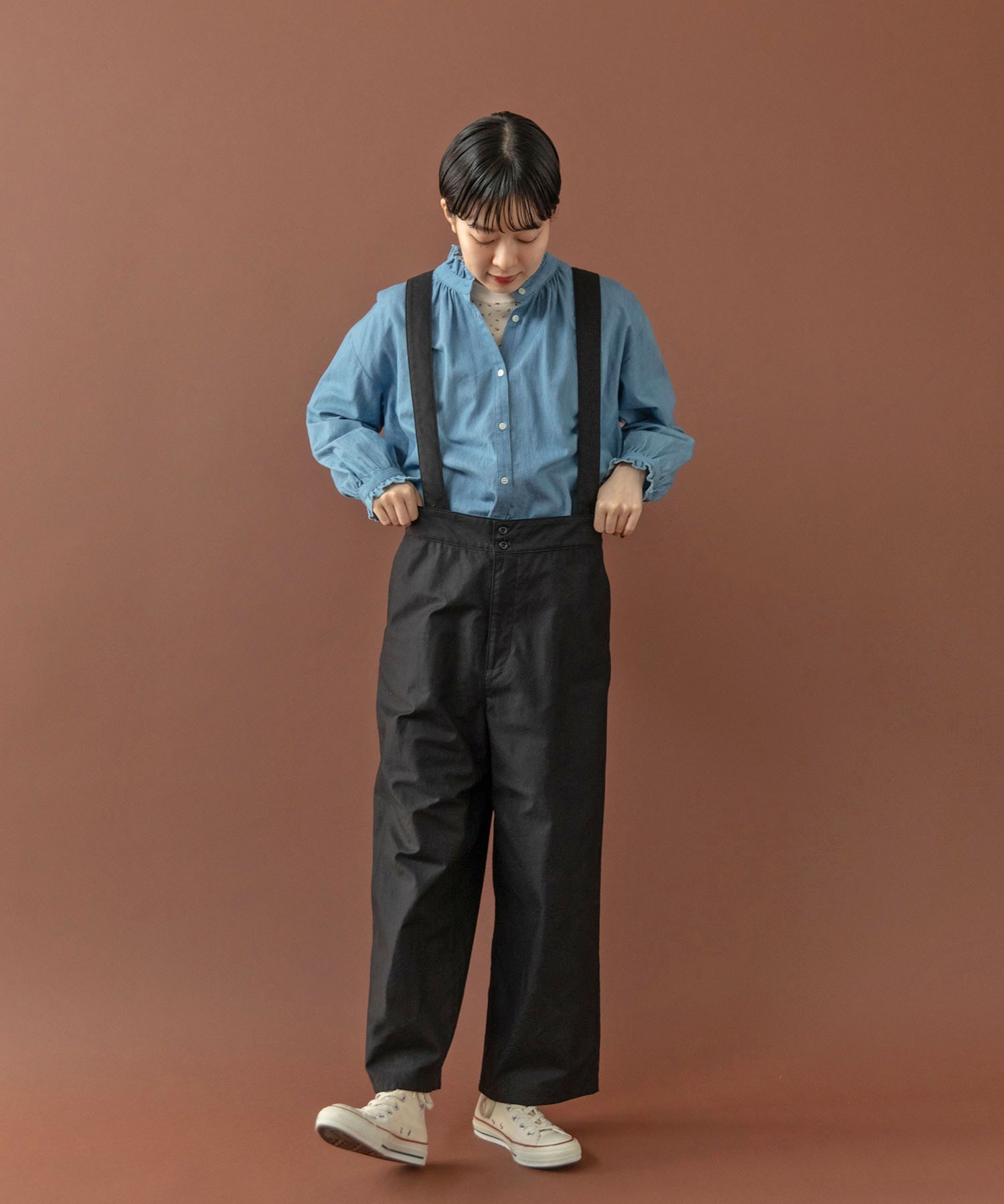 モデル:身長158cm ※ウエストにベルトループが付きます。