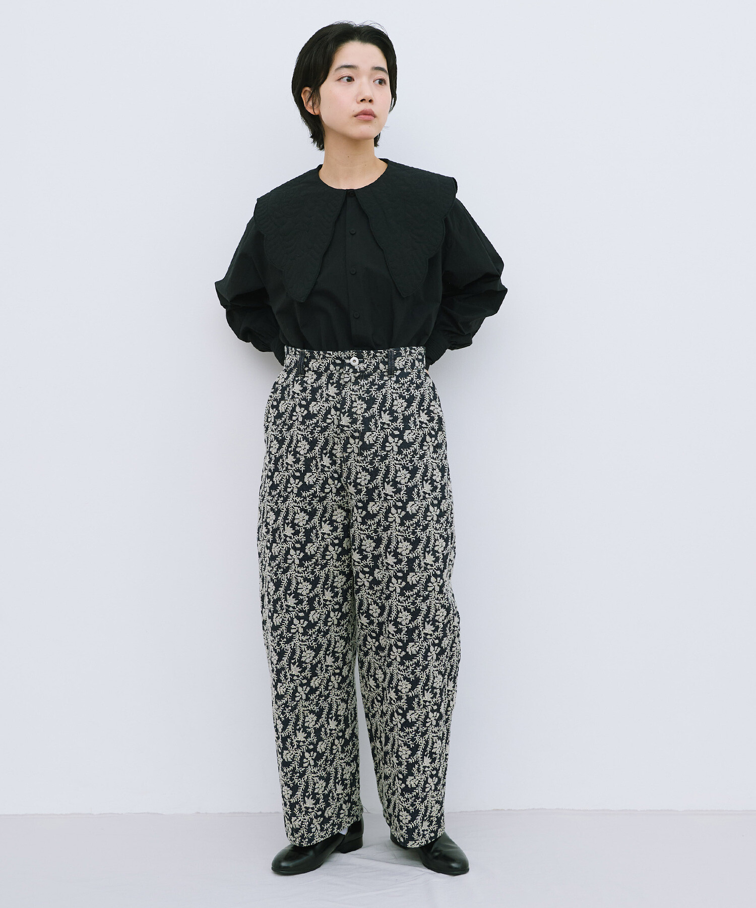 るページ navy デニムパンツ(F embroidery 【予約販売】garden Store AMBIDEX デジタルカメラ