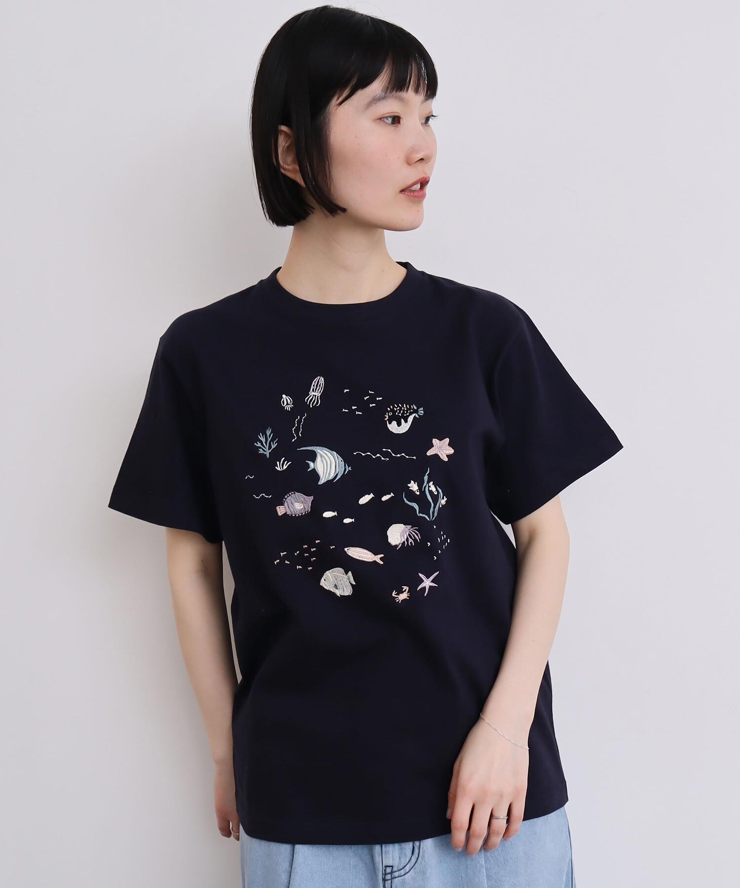 AMBIDEX Store 【予約販売】〇集まる海のさかな 刺繍Tシャツ(F