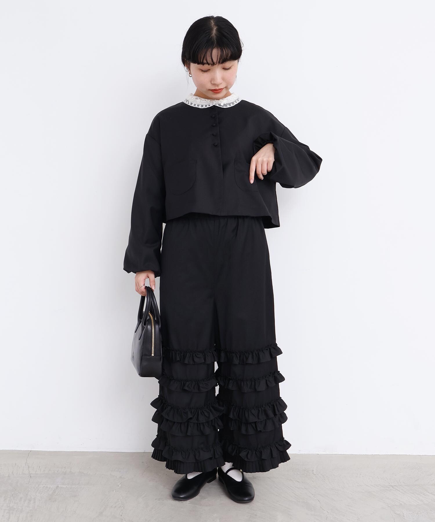 【未使用級】アトリエドゥサボン　ちびころボタン まるいお袖のジャケット クロ AMBIDEX Store 【予約販売】ちびころボタン まるいお袖のジャケット(F